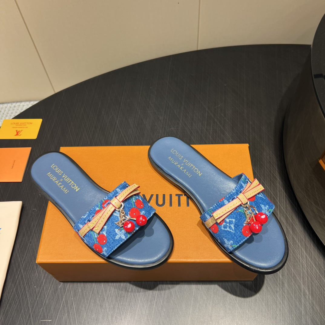 LV SLIDE SANDALS 25S IN DARK BLUE DENIM AND CALFSKIN WITH CHERRY BLOSSOM BUCKLE、mysite、Cacoeks