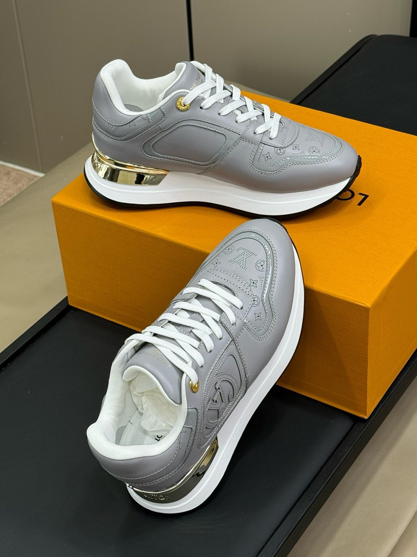 LV NEO RUN AWAY SNEAKER IN STEEL GRAY CALFSKIN、mysite、Cacoeks