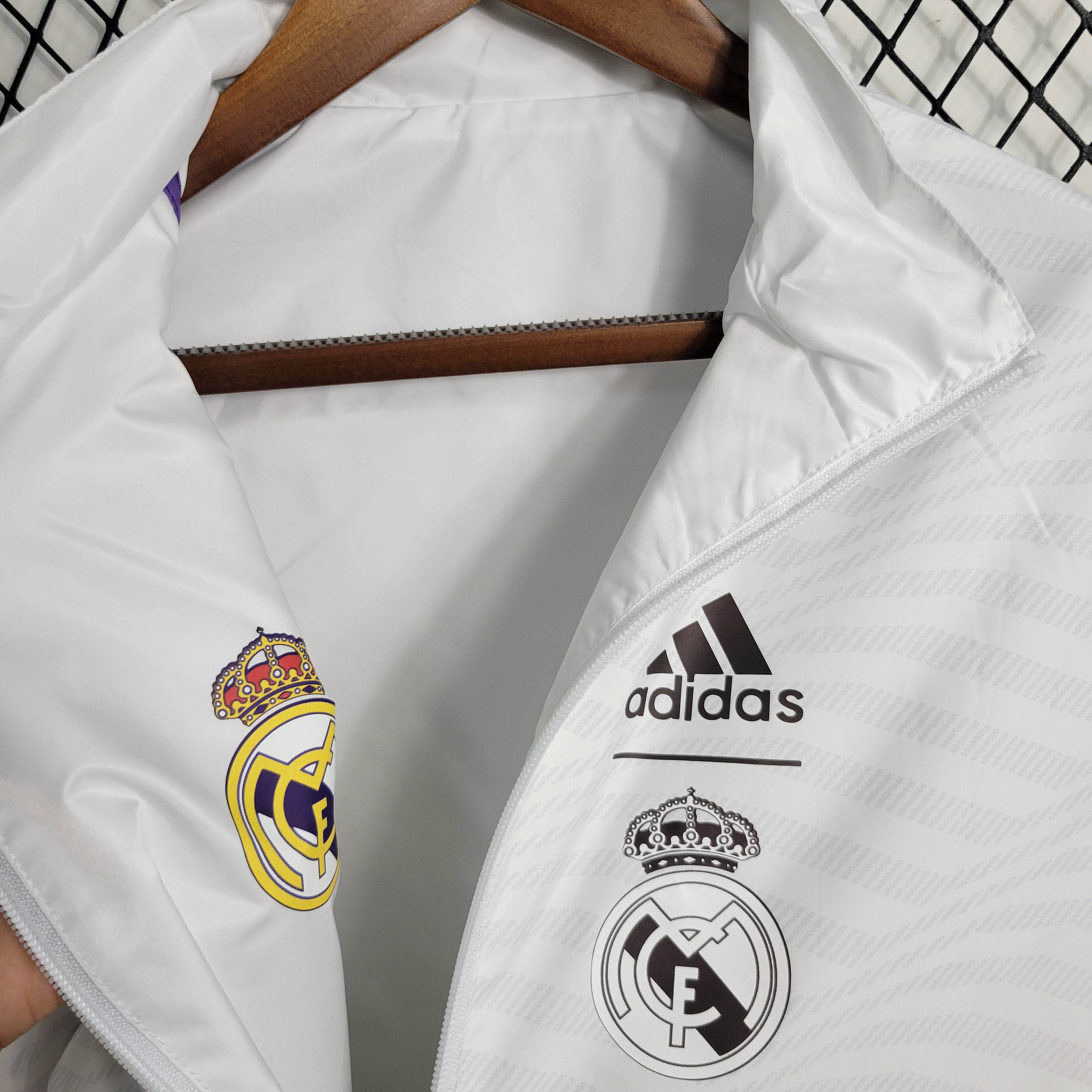 2023/2024 Real Madrid Reversible Windbreaker White:football jersey mysite: unitedjerseyfootball 邓江浪:football