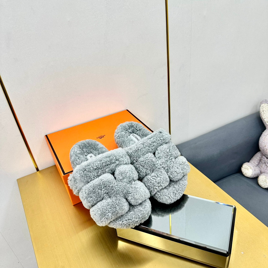 CHYPRE SANDAL IN CLOUD GRAY SHEARLING、mysite、Cacoeks