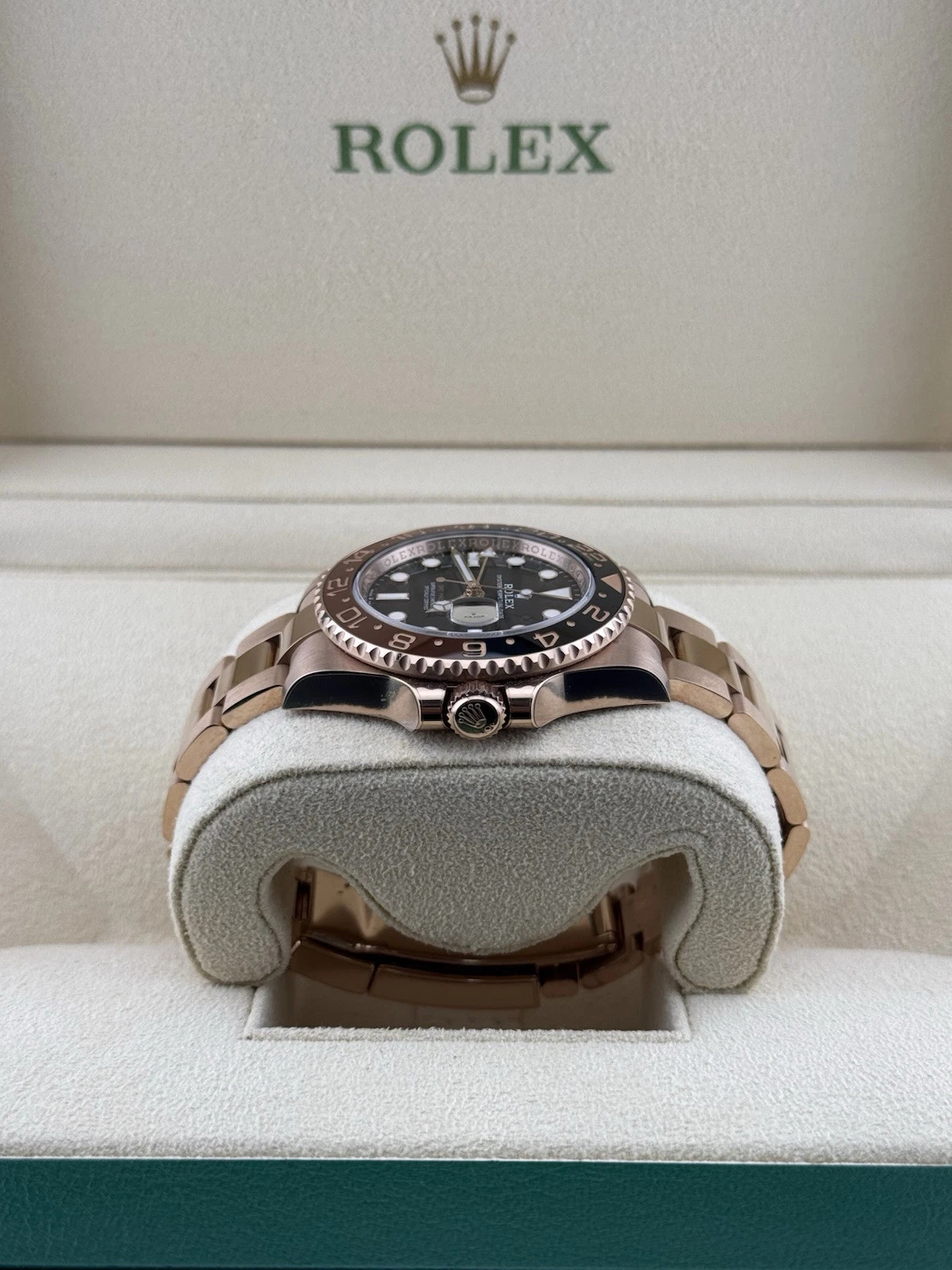 Rolex GMT Masterll Root Beer Super Clone Swiss Replica Watch 18k Rose Gold Ref 126715CHNR-3285 Swiss Movement