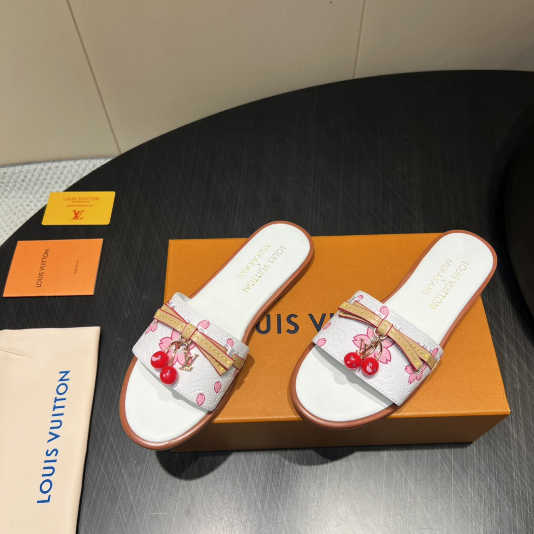 LV SLIDE SANDALS 25S IN WHITE CALFSKIN WITH CHERRY BLOSSOM BUCKLE、mysite、Cacoeks