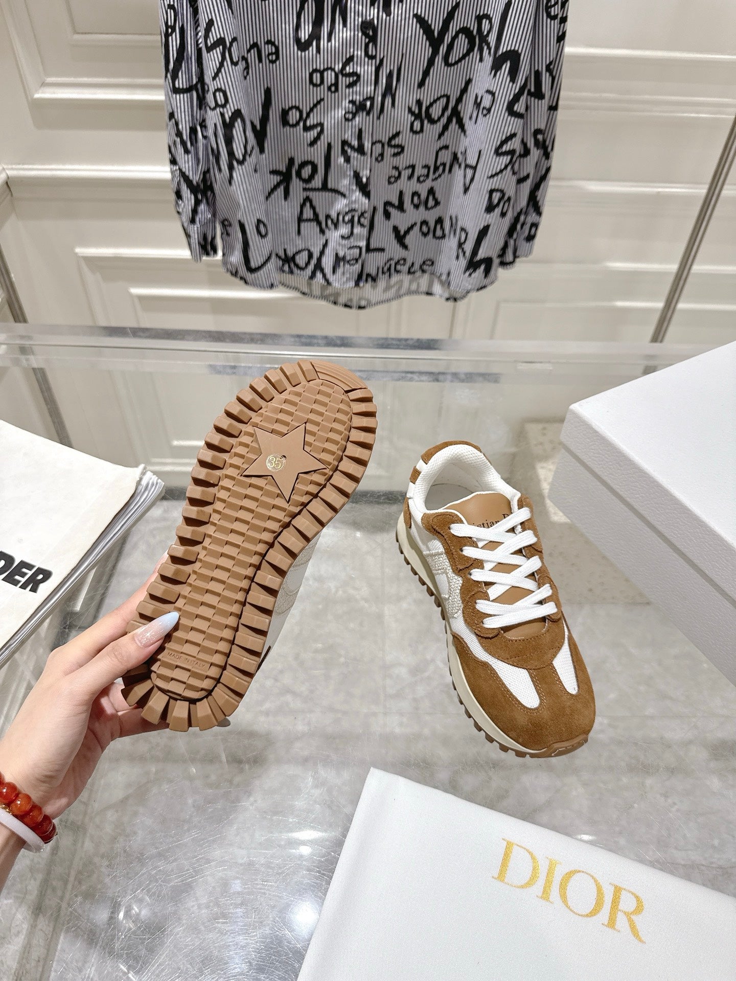 DIOR 25S C'EST DIOR SNEAKER IN WHITE HAZELNUT CALFSKIN AND SUEDE、mysite、Cacoeks