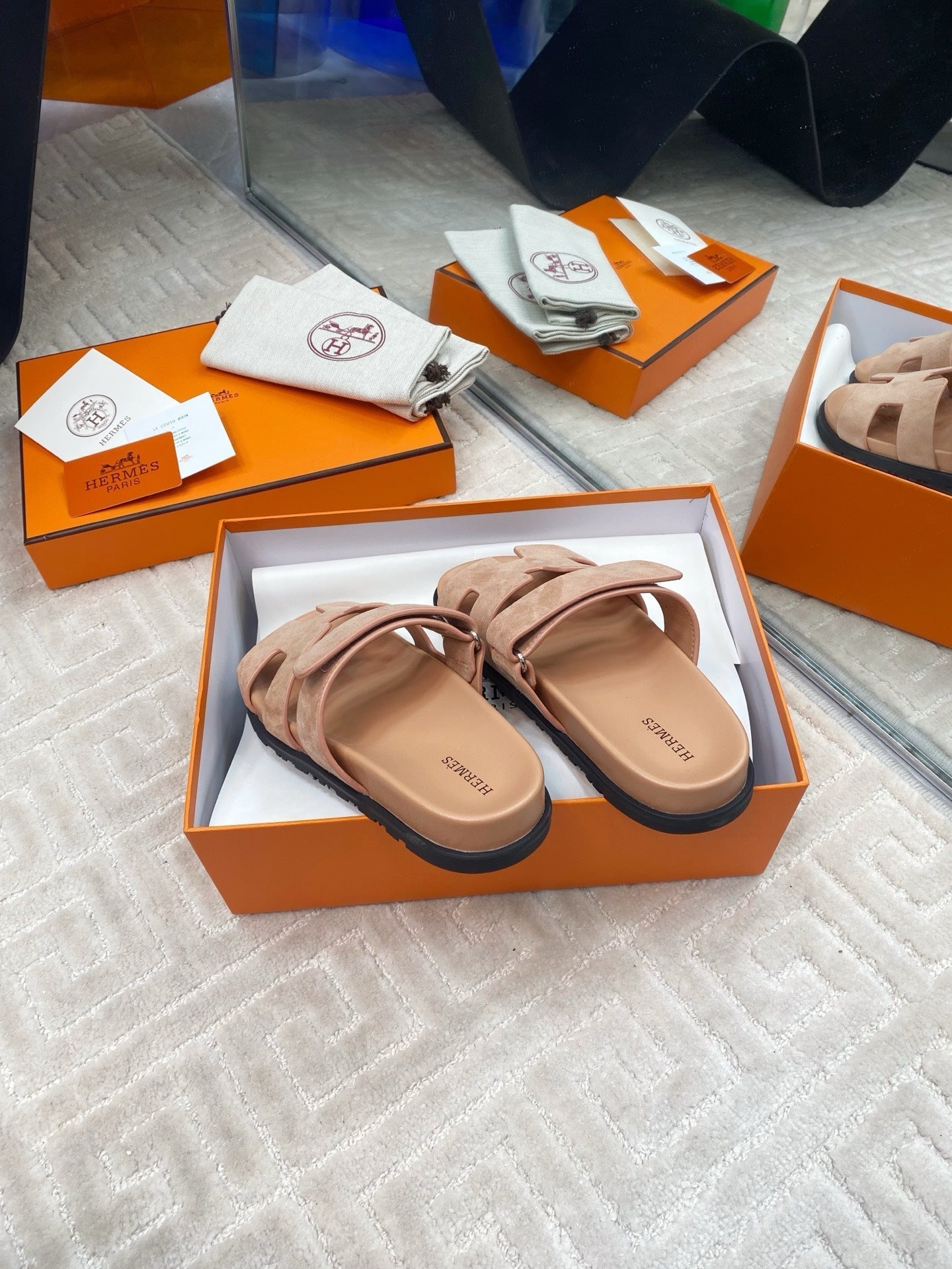 HM CHYPRE SANDALS IN DARK BEIGE SUEDE、mysite、Cacoeks