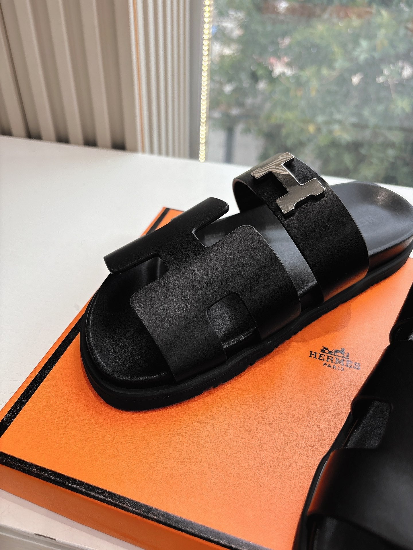 CHYPRE SANDAL IN BLACK CALFSKIN、mysite、Cacoeks