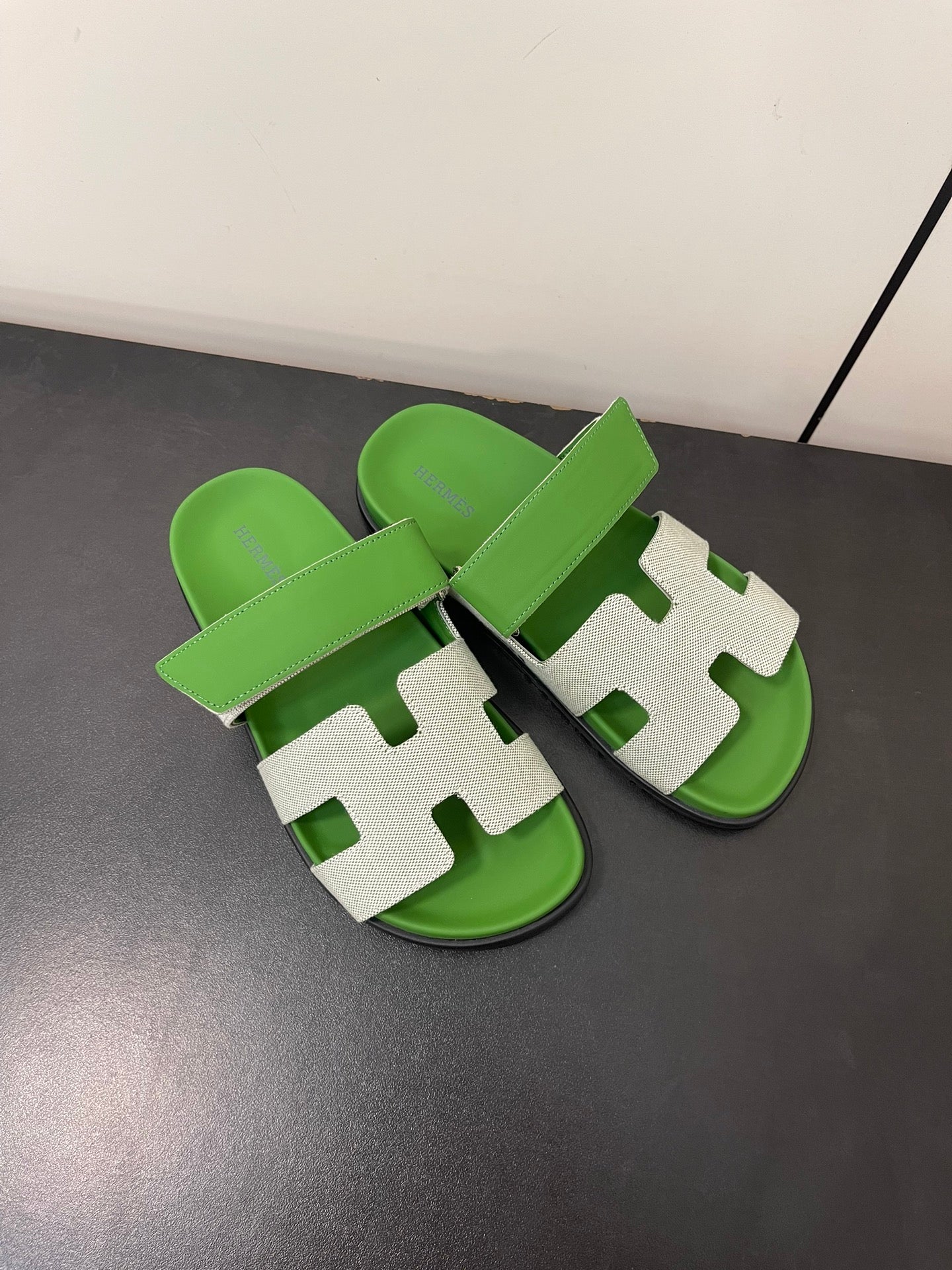 CHYPRE SANDAL GREEN MIX CREAM CALFSKIN、mysite、Cacoeks