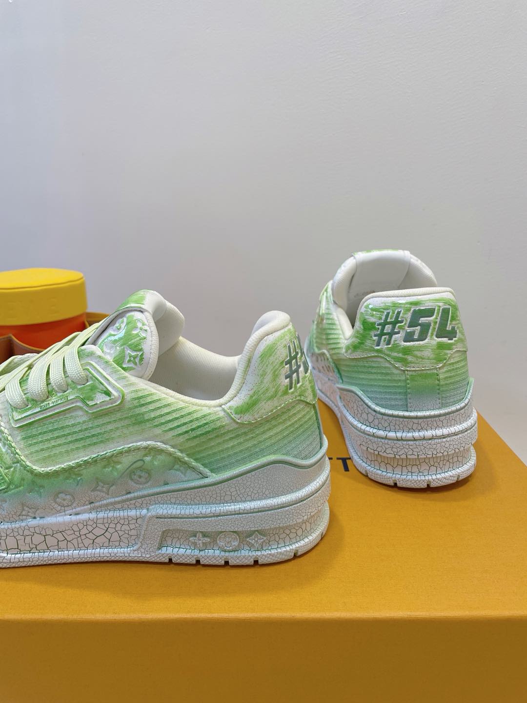 LV TRAINER MAXI SNEAKER IN GREEN PASTEL EMBOSSED CALFSKIN、mysite、Cacoeks