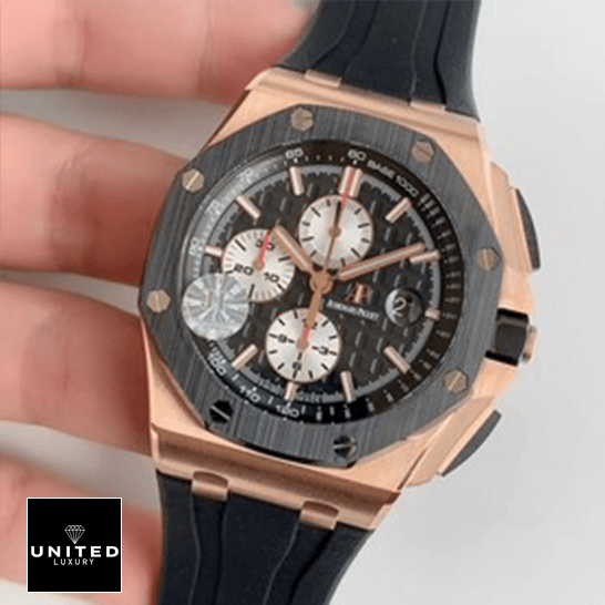 AP Rose Gold Black Replica ASudemars Piguet Royal Oak Black Dial Gold Case Replica on the hand
