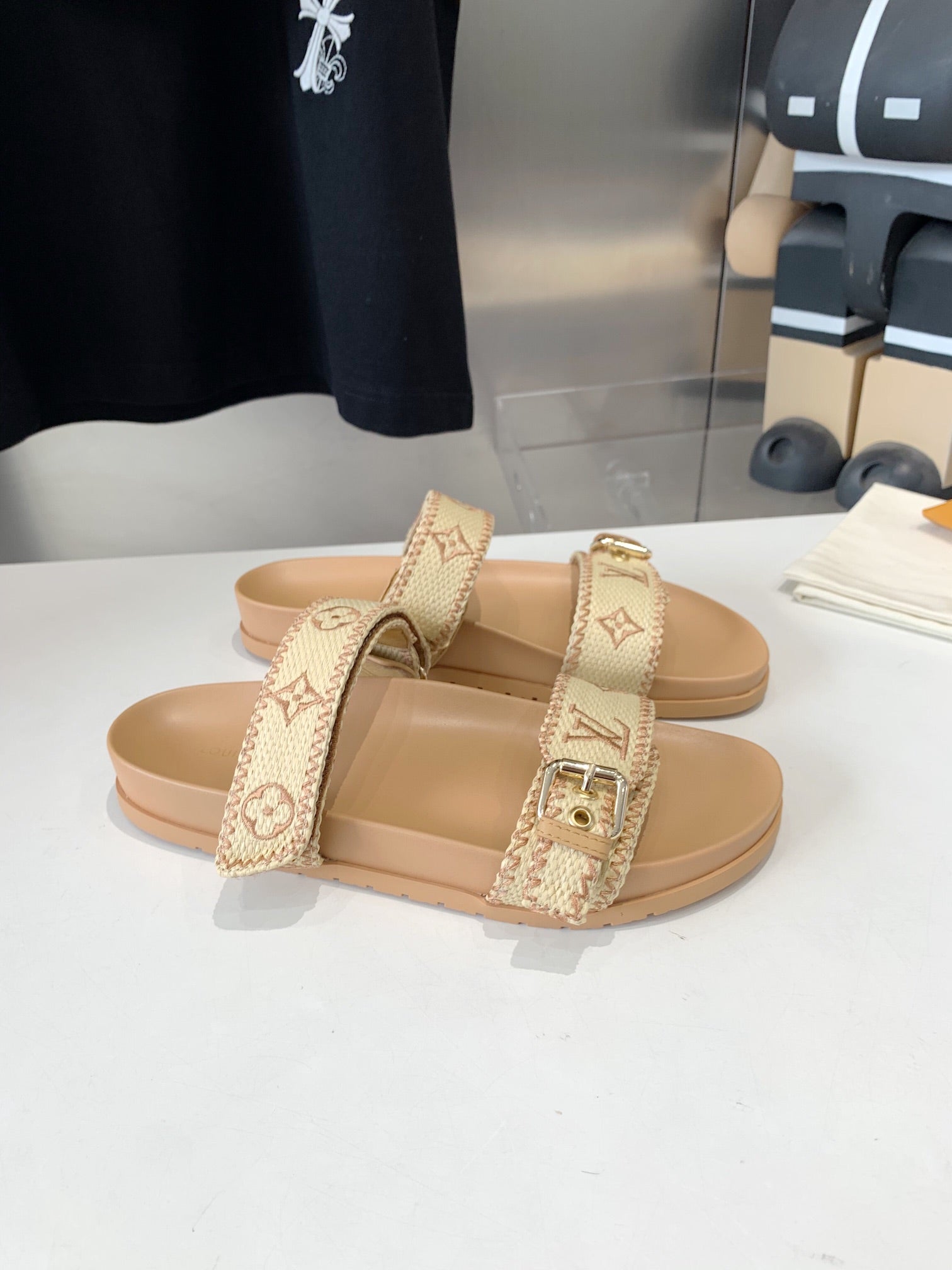 LV WOMEN SUNSET DAD SANDAL IN BEIGE MONOGRAM FABRIC MULE、mysite、Cacoeks