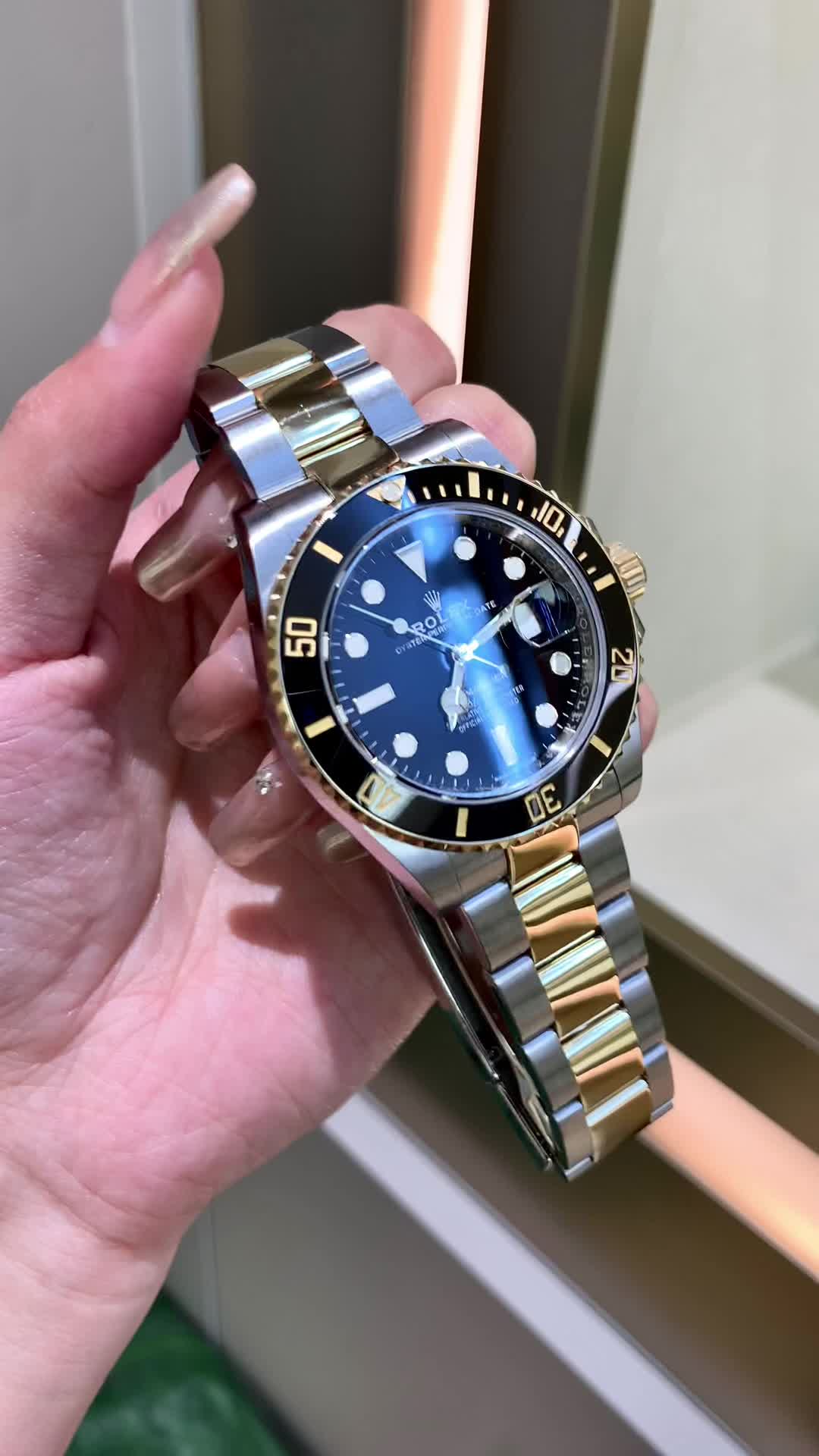 兼职  林炎: luxecystore