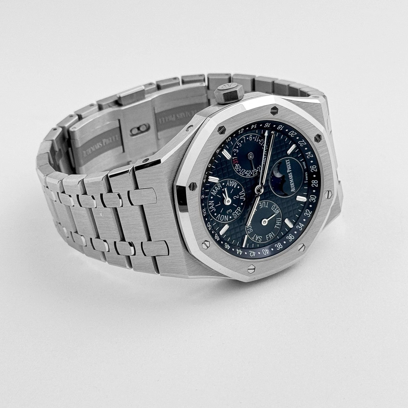 Audemars Piguet Royal Oak Chronograph 26574ST.OO.1220ST.02 Super Clone Watch – Blue Dial Stainless Steel Replica