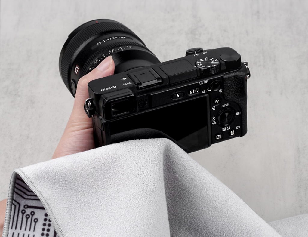 Protective Wrap - Easily Keep Your Gear Clean