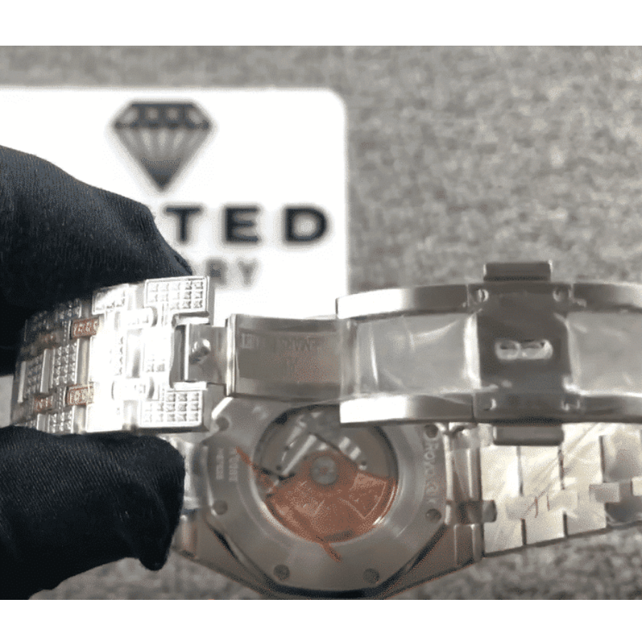 Audemars Piguet Royal Oak Selfwinding 15400SR.OO .1220SR.01 Iced Out Replica 2