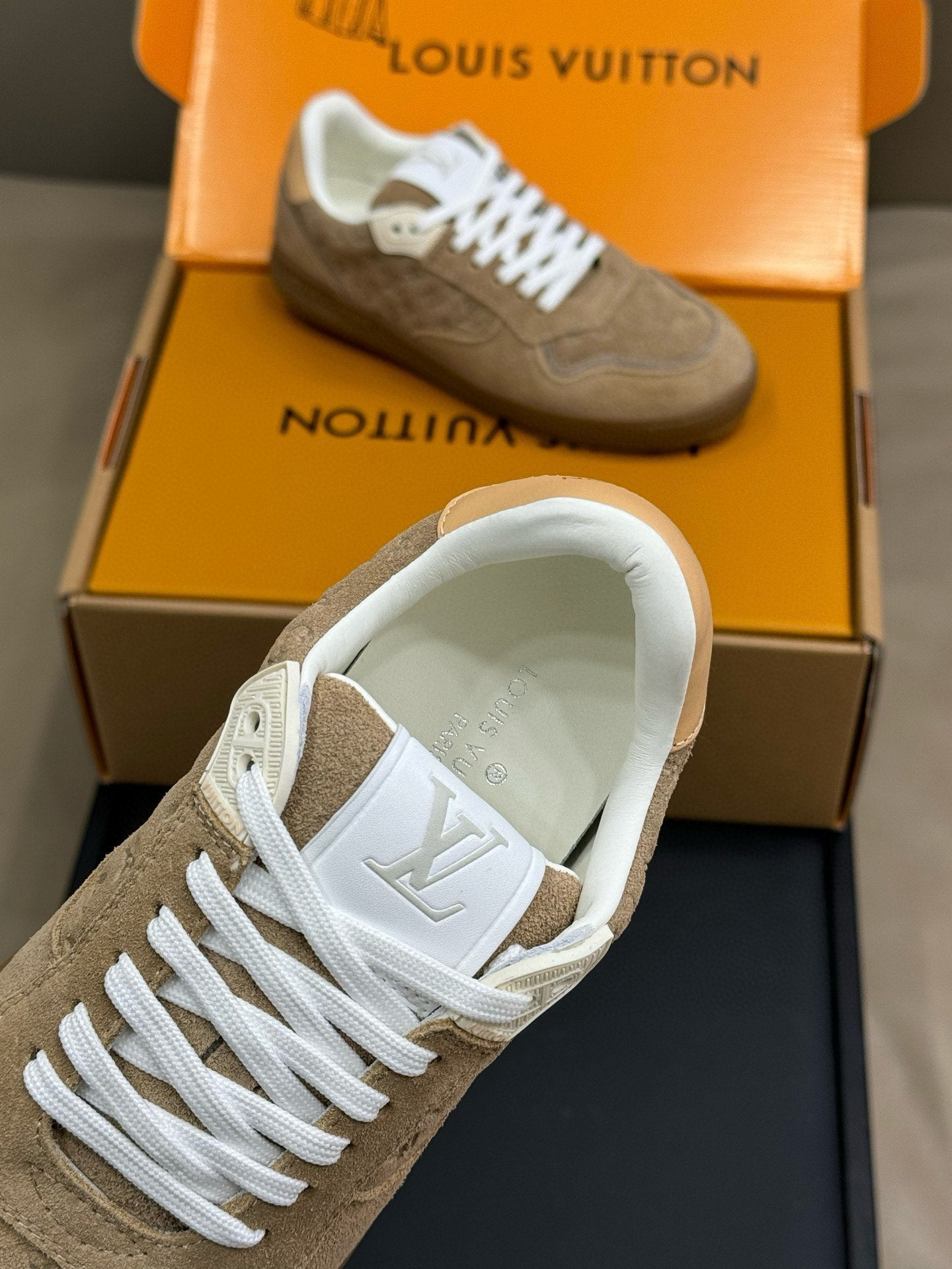 STADIUM SNEAKER IN KHAKI BROWN EMBOSSED MONOGRAM SUEDE、mysite、Cacoeks