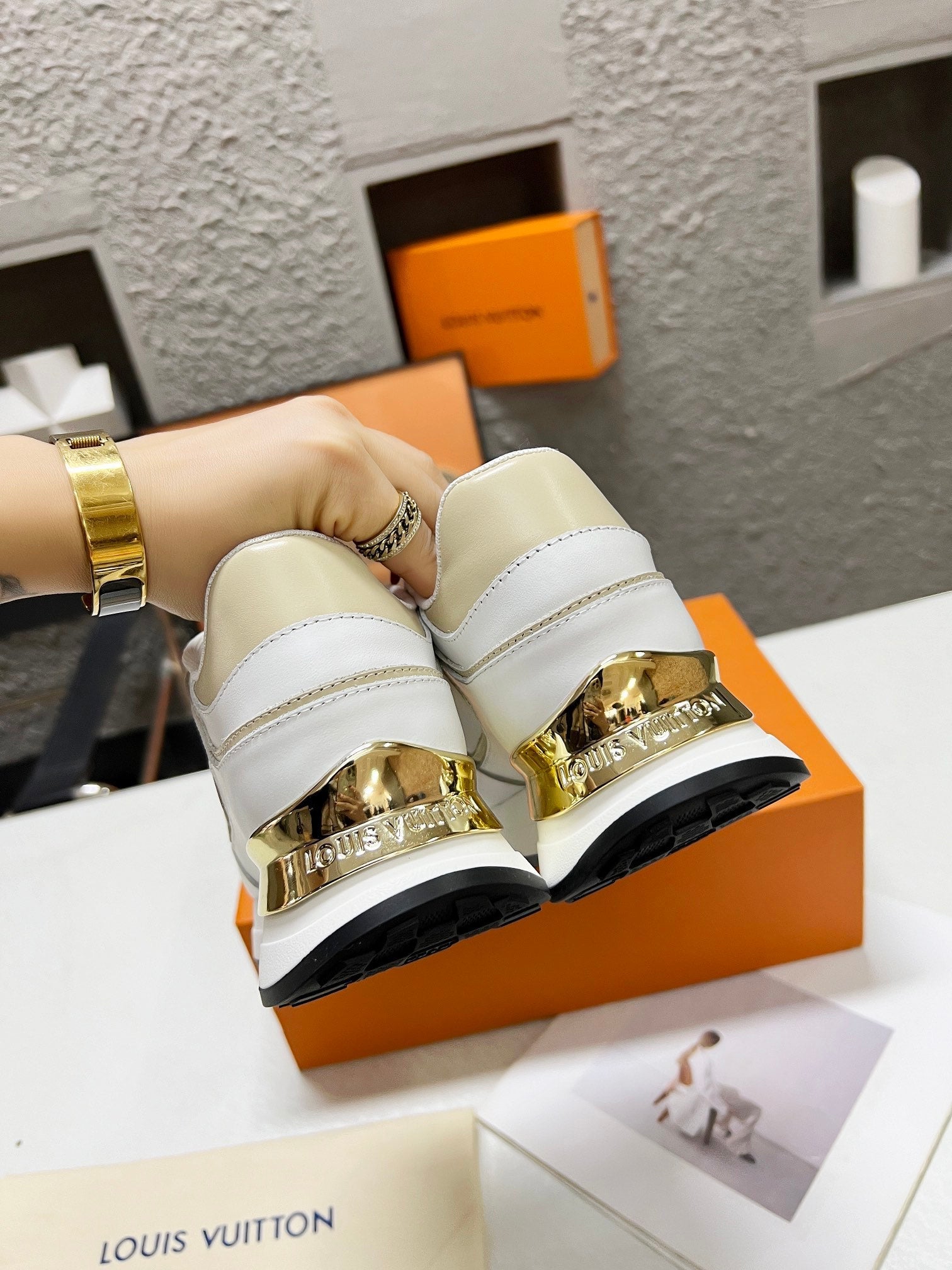 LV WOMEN SNEAKER IN WHITE MIX BEIGE CREAM CALFSKIN、mysite、Cacoeks