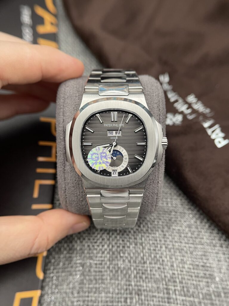 Đồng Hồ Patek Philippe Nautilus 5726 Fake 11 (2)