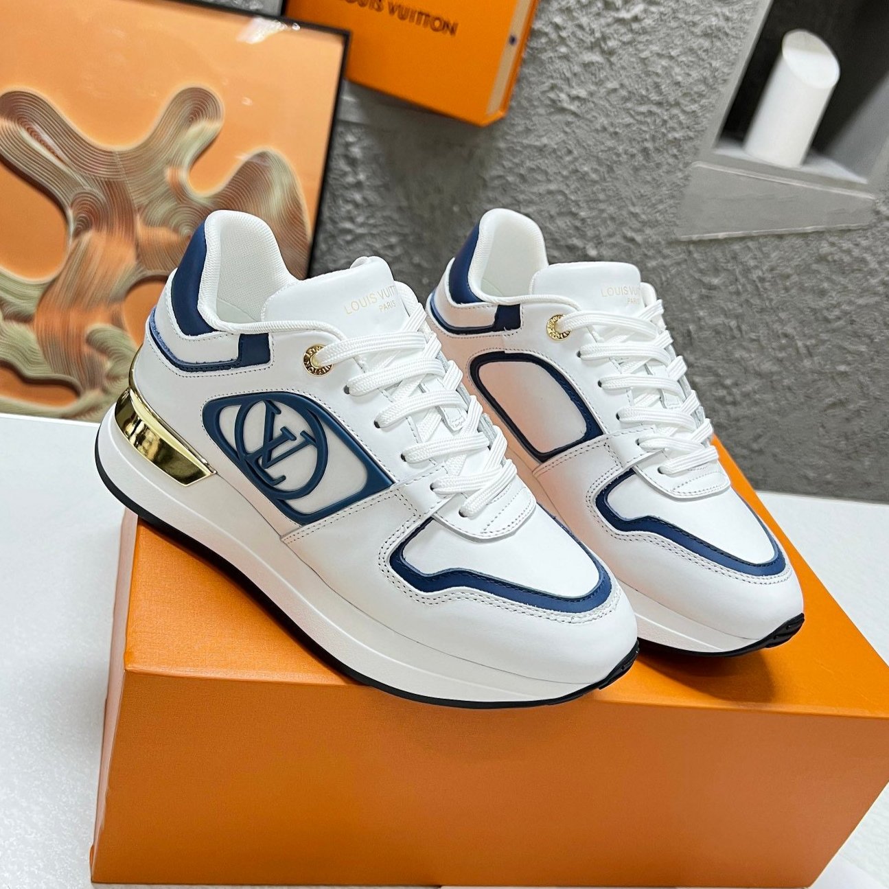 LV WOMEN SNEAKER IN WHITE MIX BLUE CALFSKIN、mysite、Cacoeks