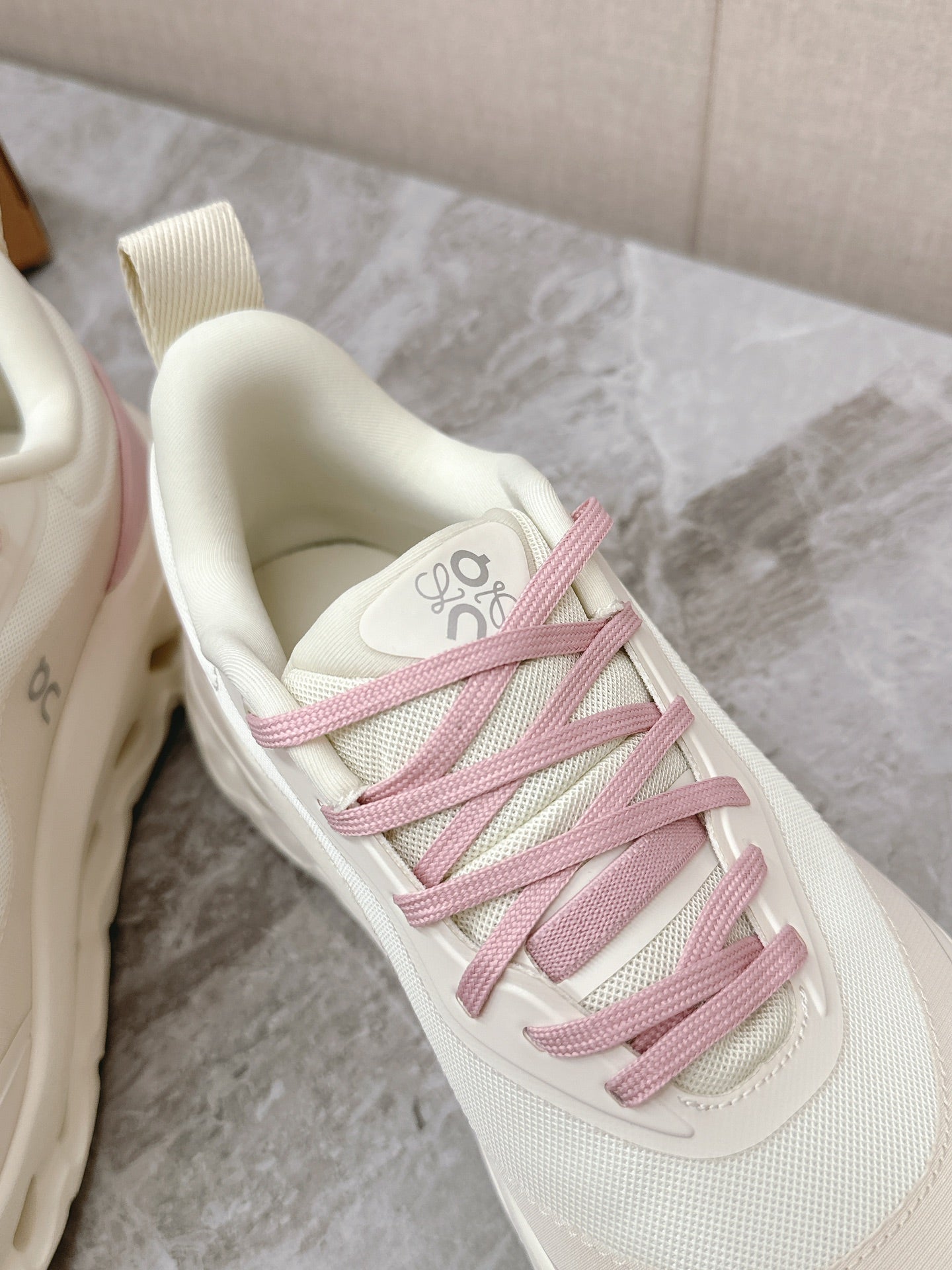 RUN SNEAKER IN PASTEL GRAY MIX BABY PINK SUEDE AND MESH FABRIC、mysite、Cacoeks