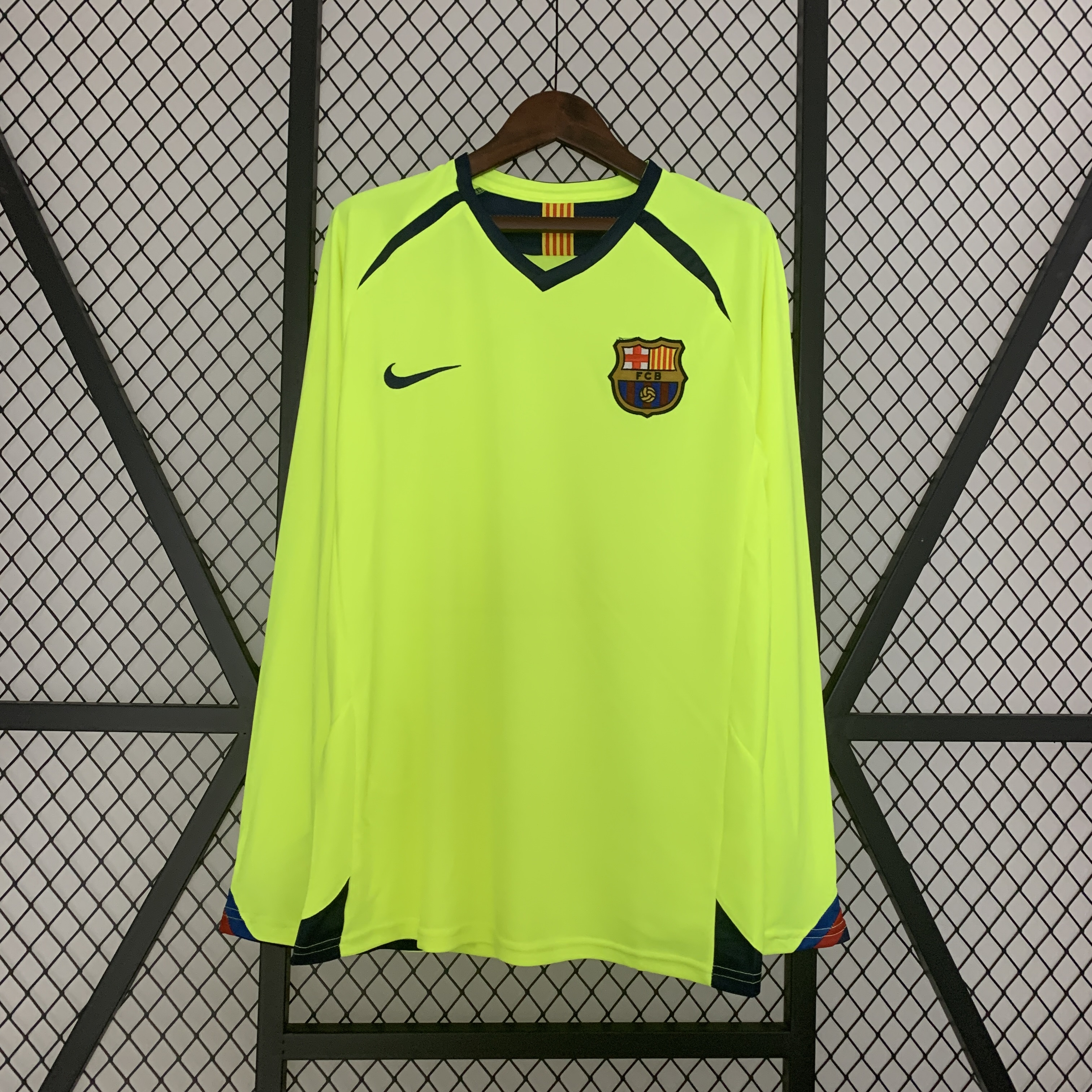 Higojerseys-Retro Barcelona 05-06 Away Stadium Long Sleeve Jersey