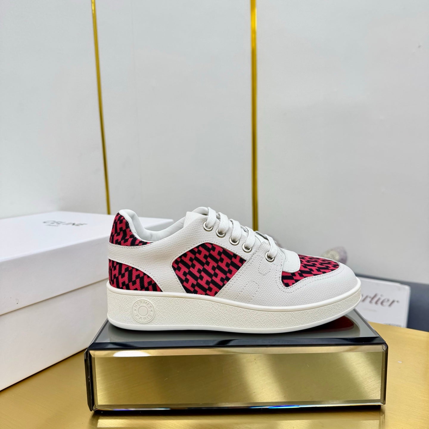 FREE SNEAKER IN WHITE CALFSKIN AND "H EN BIAIS" RED CANVAS.、mysite、Cacoeks