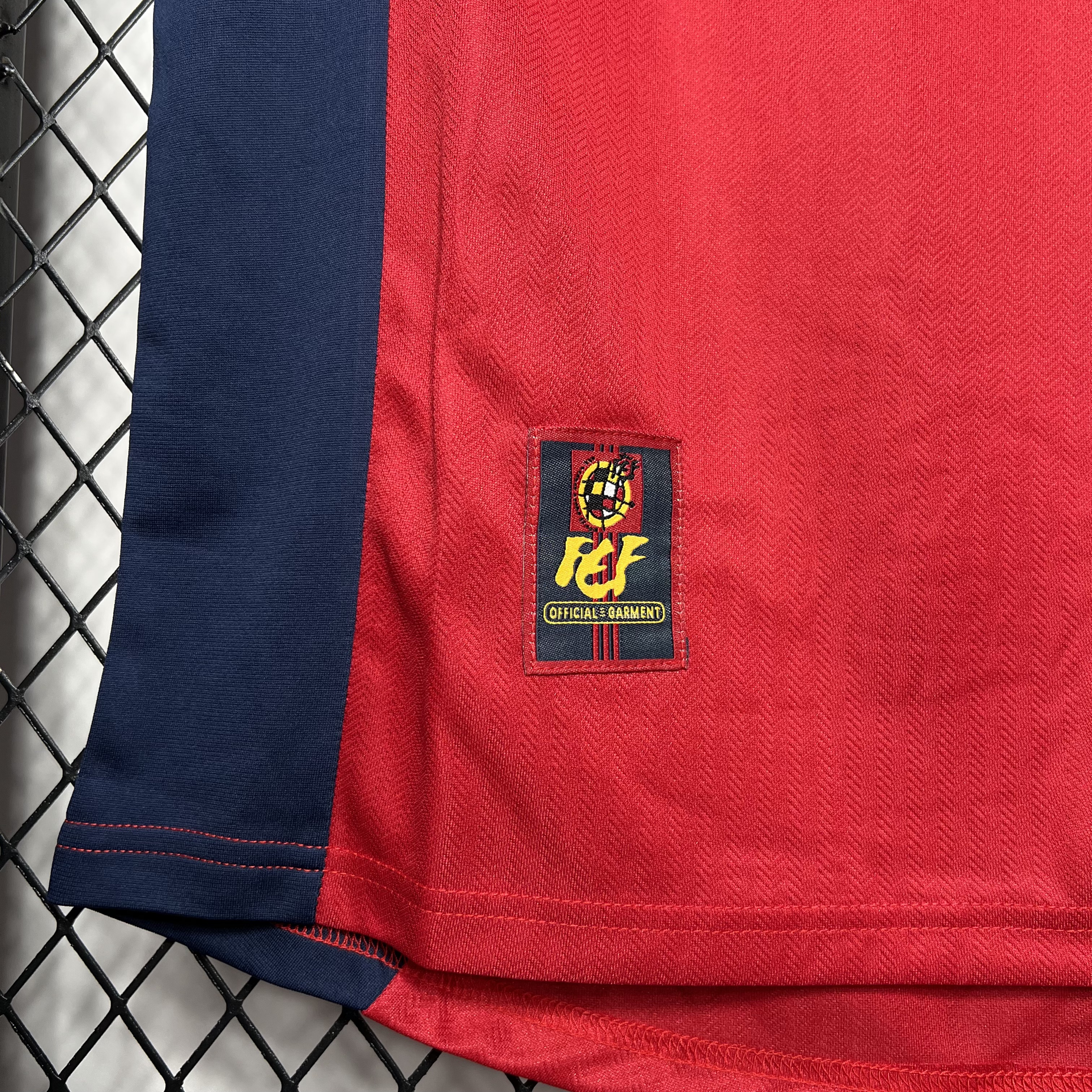 Higojerseys-Retro Spain 1998 Home Stadium Jersey