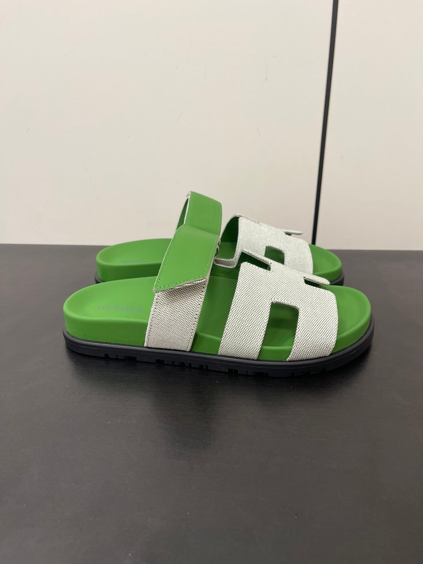 CHYPRE SANDAL GREEN MIX CREAM CALFSKIN、mysite、Cacoeks