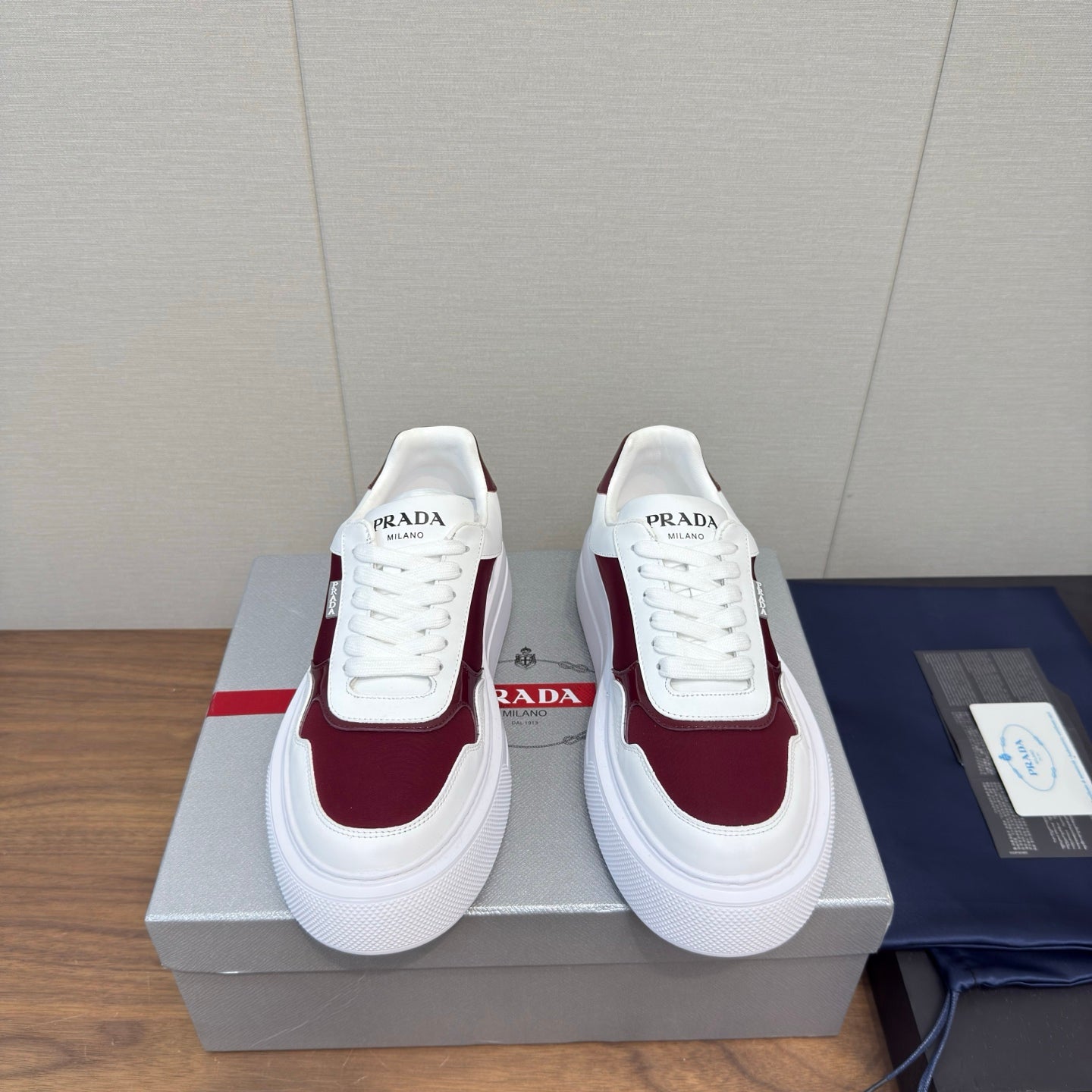 PRADA 25S DOWNTOWN BOLD SNEAKERS 45MM IN WHITE AND BURGUNDY CALFSKIN、mysite、Cacoeks
