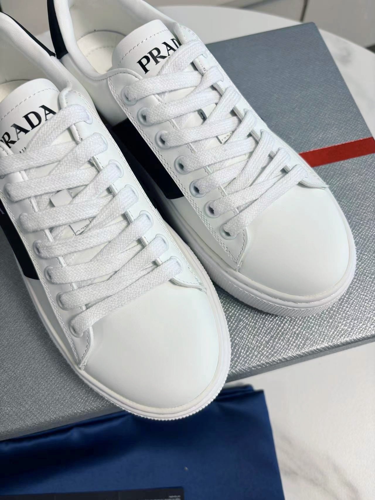 PRADA 25S LEATHER LOGO OUTLET SNEAKERS BLACK AND WHITE CALFSKIN、mysite、Cacoeks