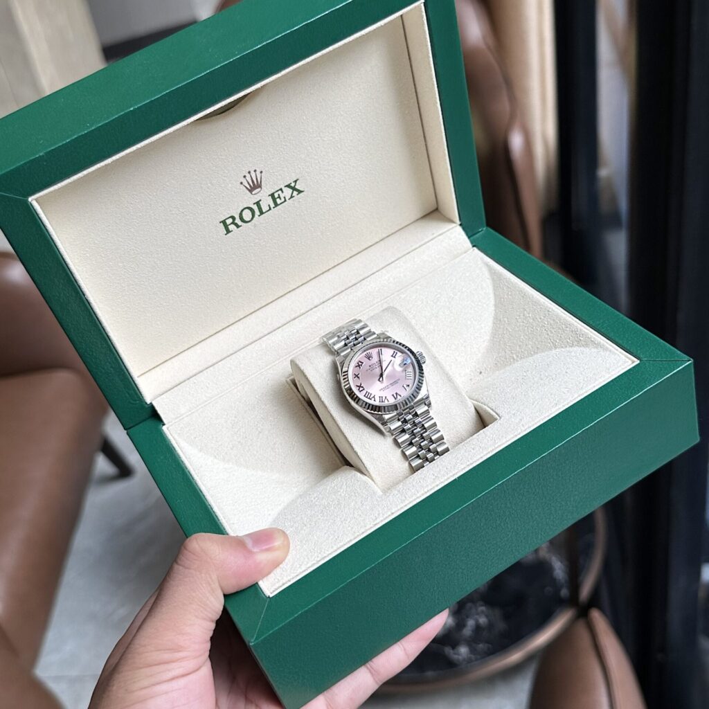 Đồng Hồ Rolex DateJust Nữ Mặt Hồng Cọc Số La Mã EW 31mm (4)