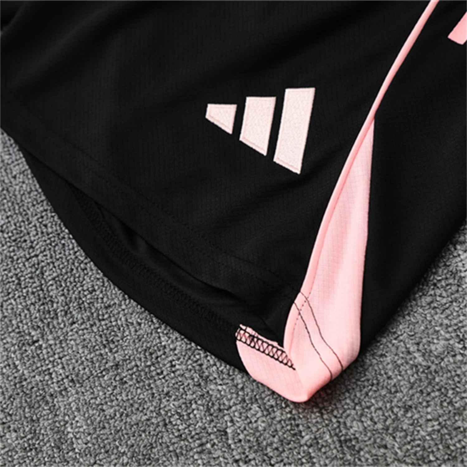 UltraTrikot-Real Madrid 25-26 Short-Sleeve Training Set - Pink Black Top & Black Shorts