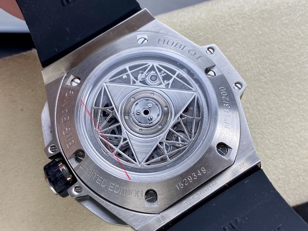 418.NX.2001.RX.1604.MXM20 Hublot Big Bang Titanium-fasswatch