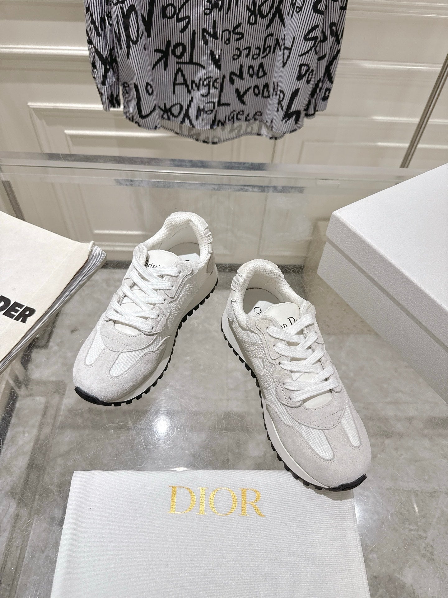DIOR 25S C'EST DIOR SNEAKER IN WHITE LIGHT GRAY CALFSKIN AND SUEDE、mysite、Cacoeks