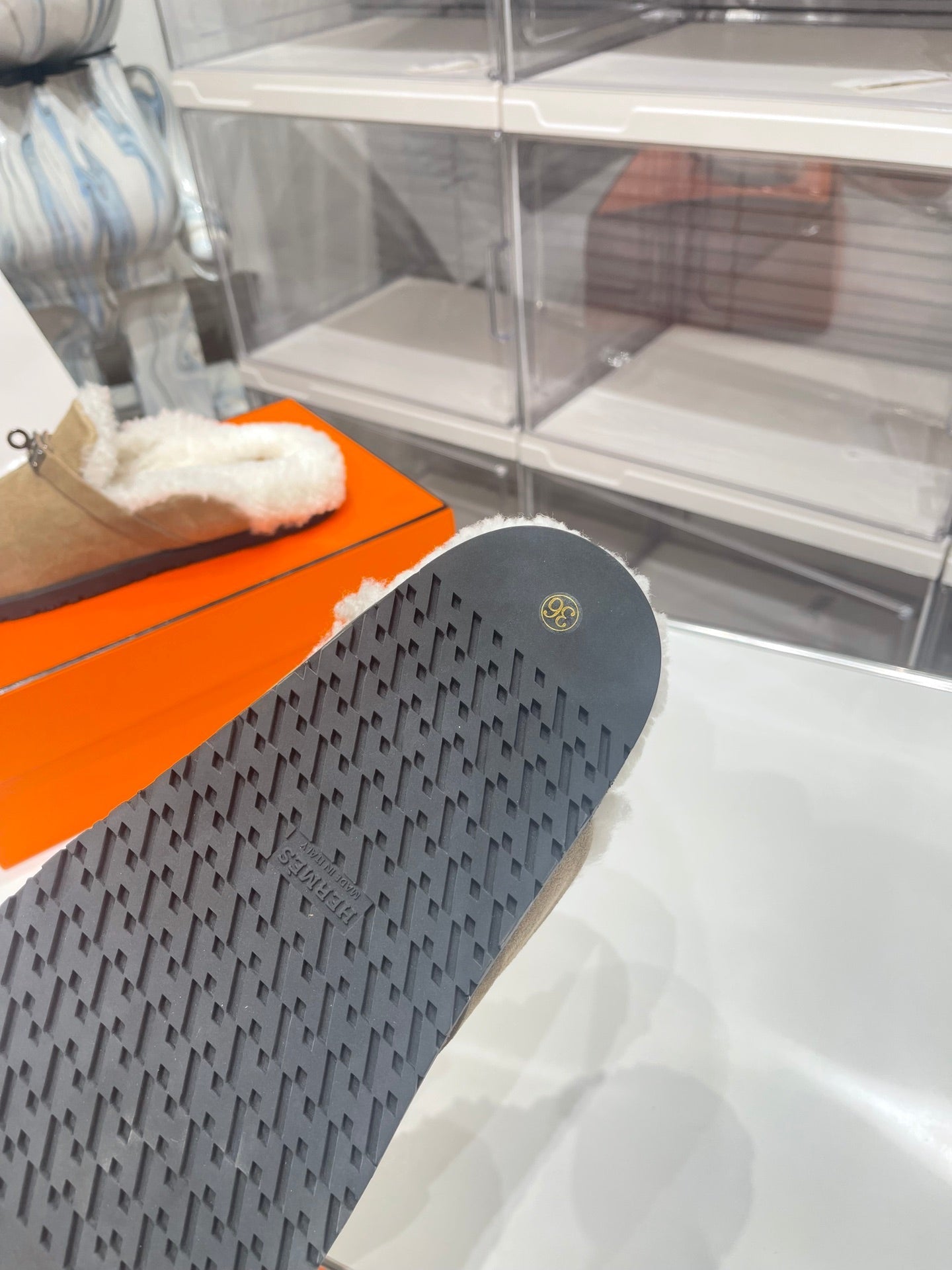 SLIP-ON MULE IN TORTILLA BROWN SUEDE AND SHEARLING LINING、mysite、Cacoeks