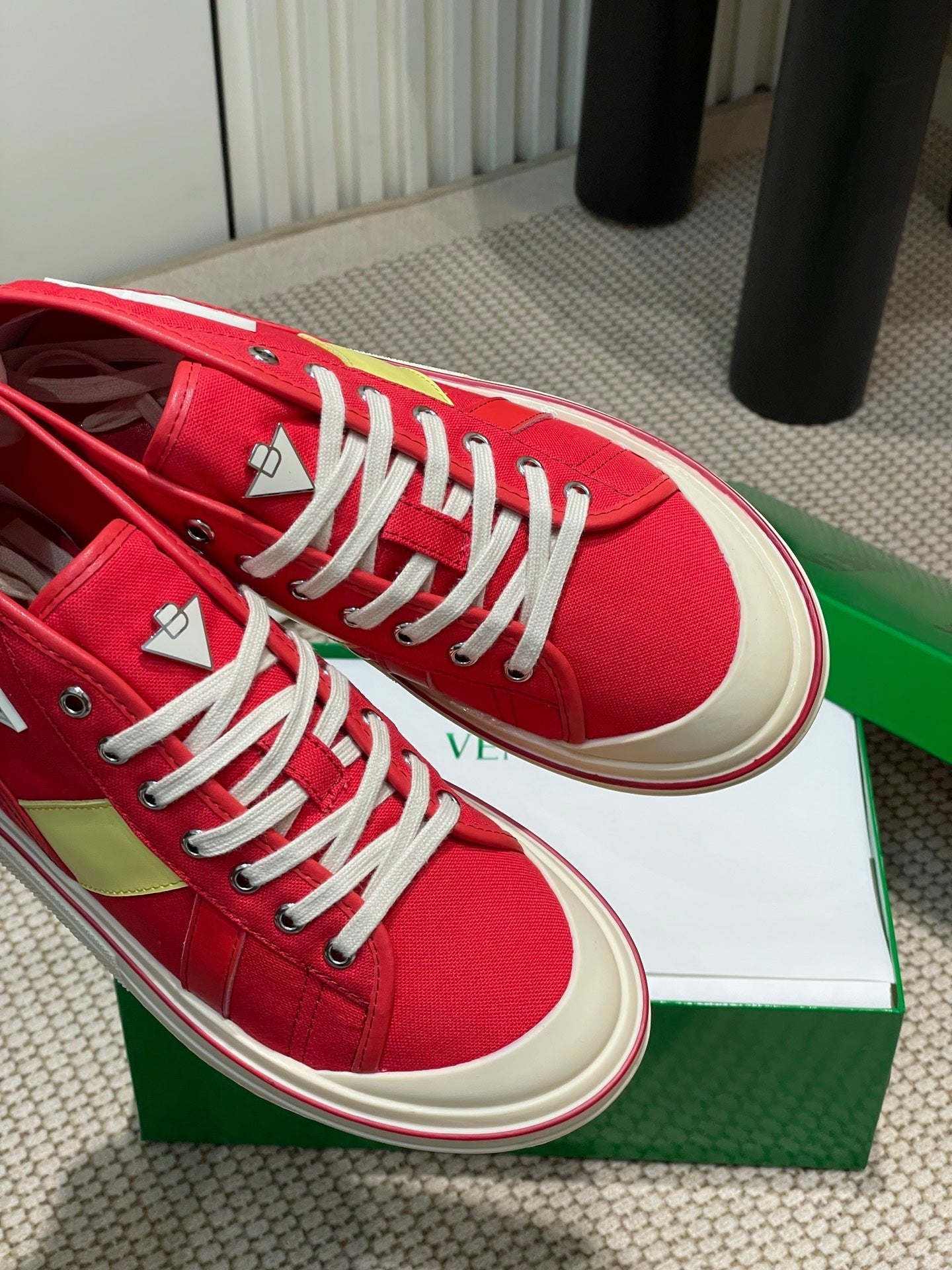 ELIOT SNEAKER IN CHERRY RED CANVAS AND CALFSKIN、mysite、Cacoeks