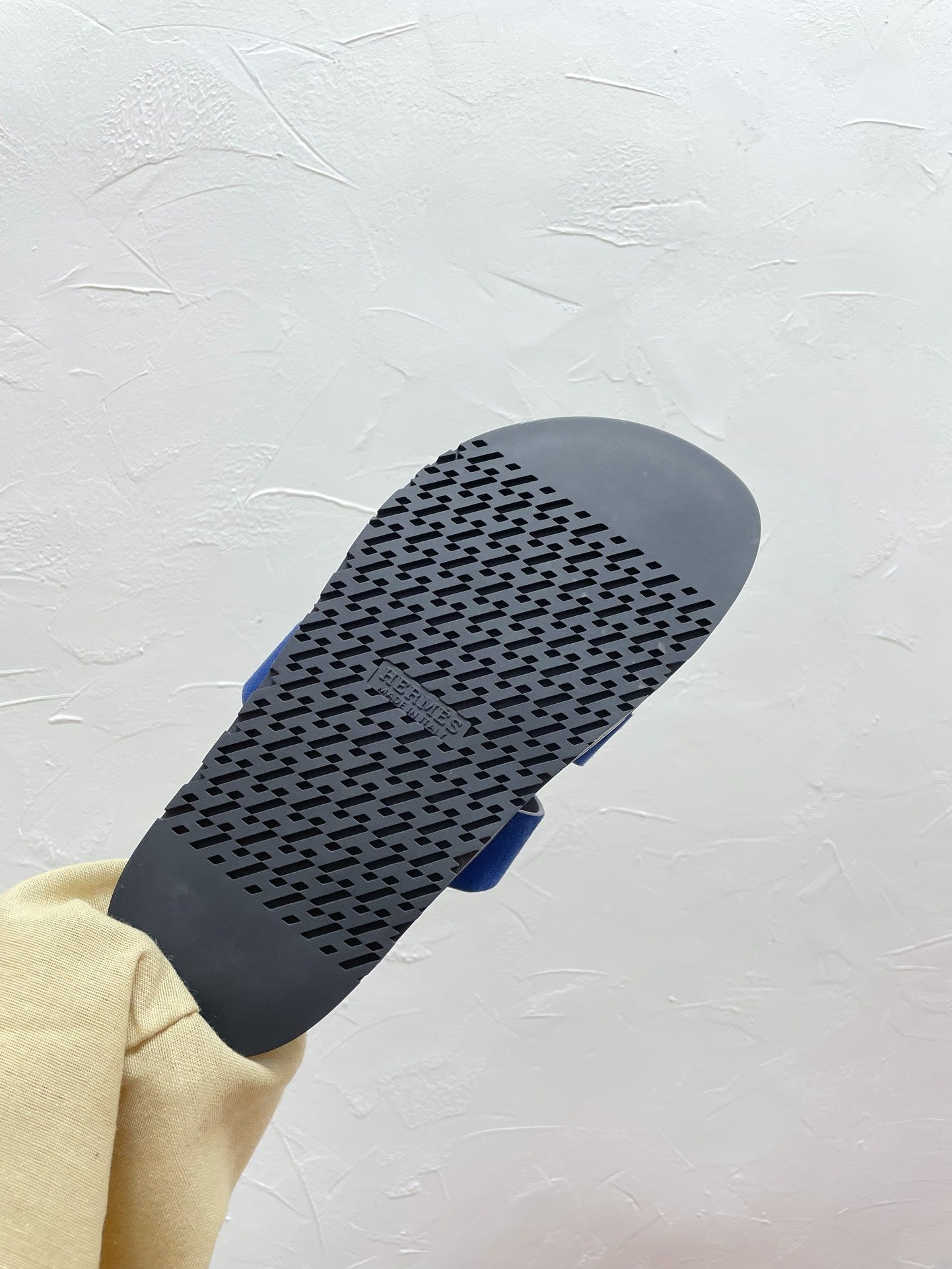 CHYPRE SANDAL AZURE SUEDE WITH H BUCKLE、mysite、Cacoeks