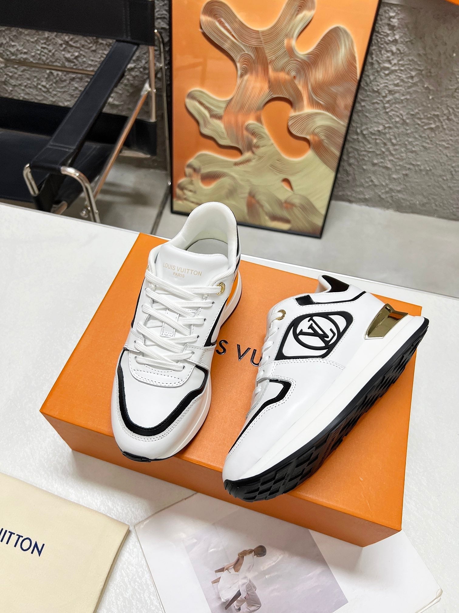 LV WOMEN SNEAKER IN WHITE MIX BLACK CALFSKIN、mysite、Cacoeks
