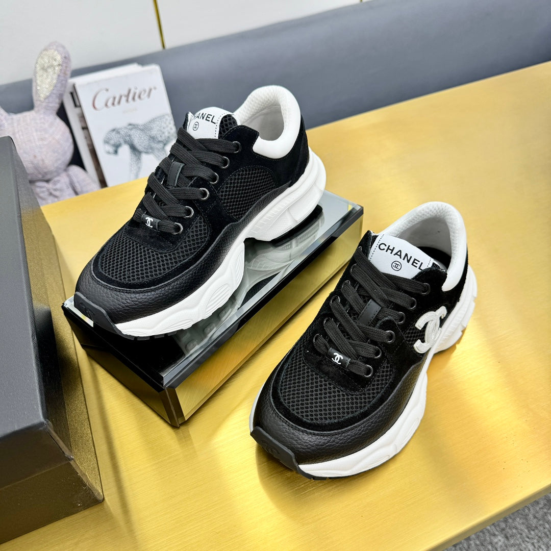 SNEAKER IN BLACK WITH WHITE LOGO CALFSKIN AND MESH、mysite、Cacoeks