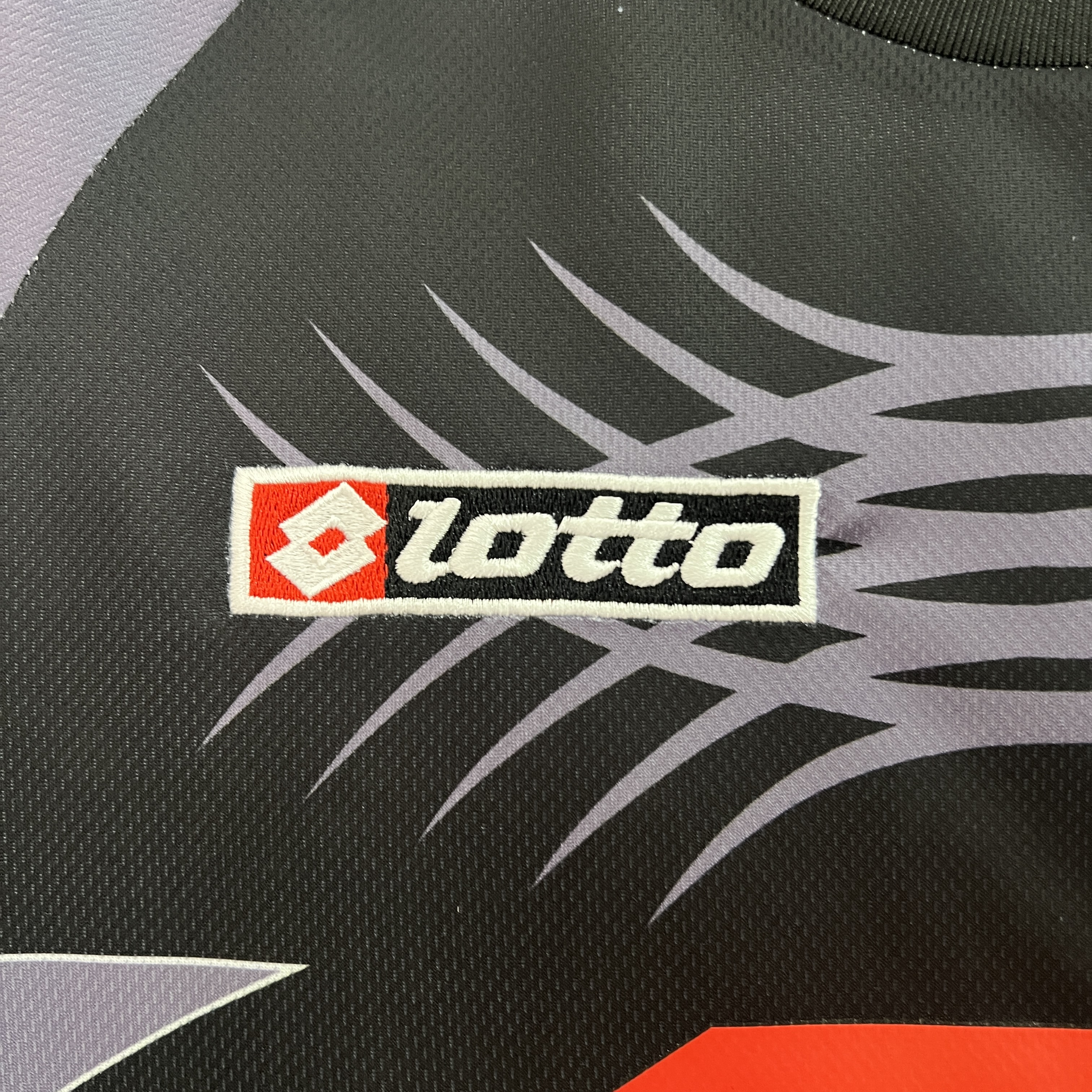 ManixJersey.com | Retro Juventus 2001-02 Black Goalkeeper Jersey -Customize Name, Number and Patch | Worldwide Shipping