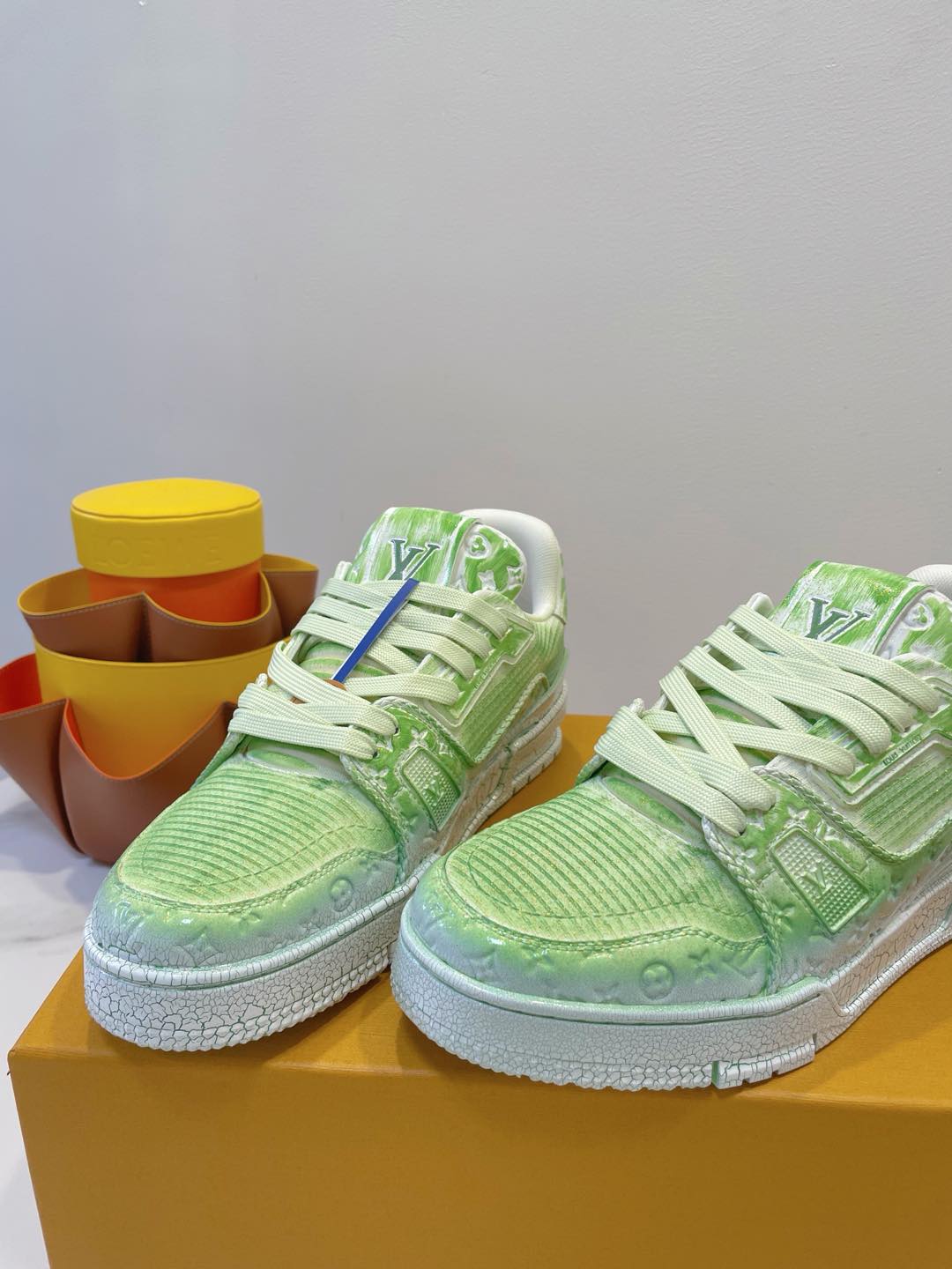 LV TRAINER MAXI SNEAKER IN GREEN PASTEL EMBOSSED CALFSKIN、mysite、Cacoeks
