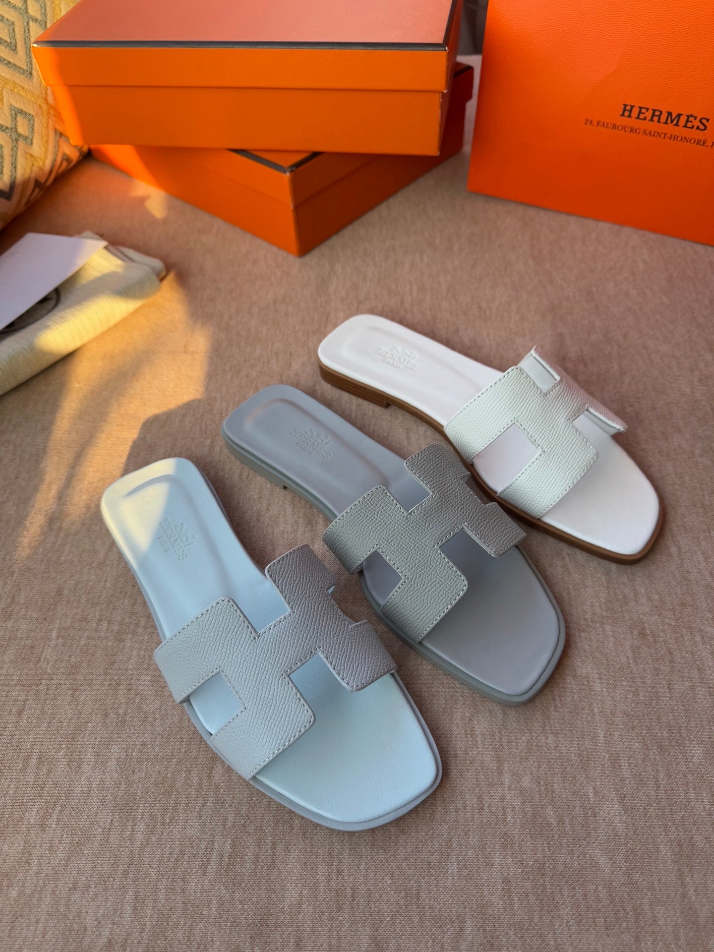 0RAN SANDALS IN ICE BLUE CALFSKIN、mysite、Cacoeks