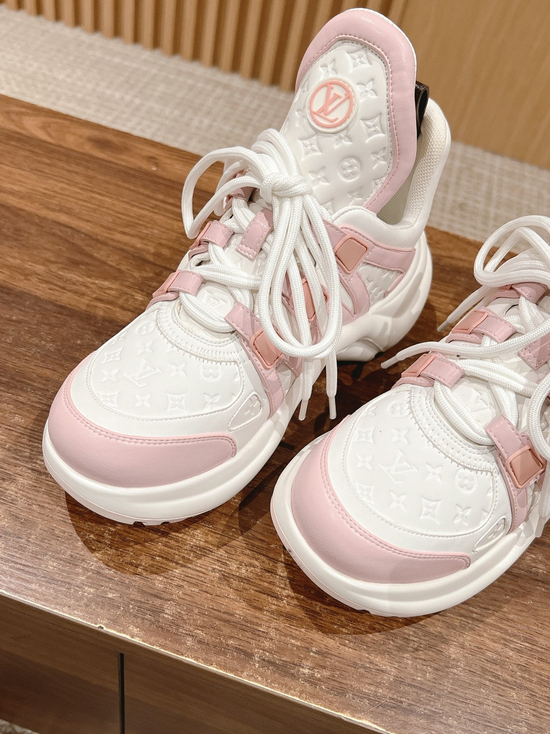 LV ARCHLIGHT SNEAKER IN WHITE MIX BABY PINK EMBOSSED CALFSKIN、mysite、Cacoeks