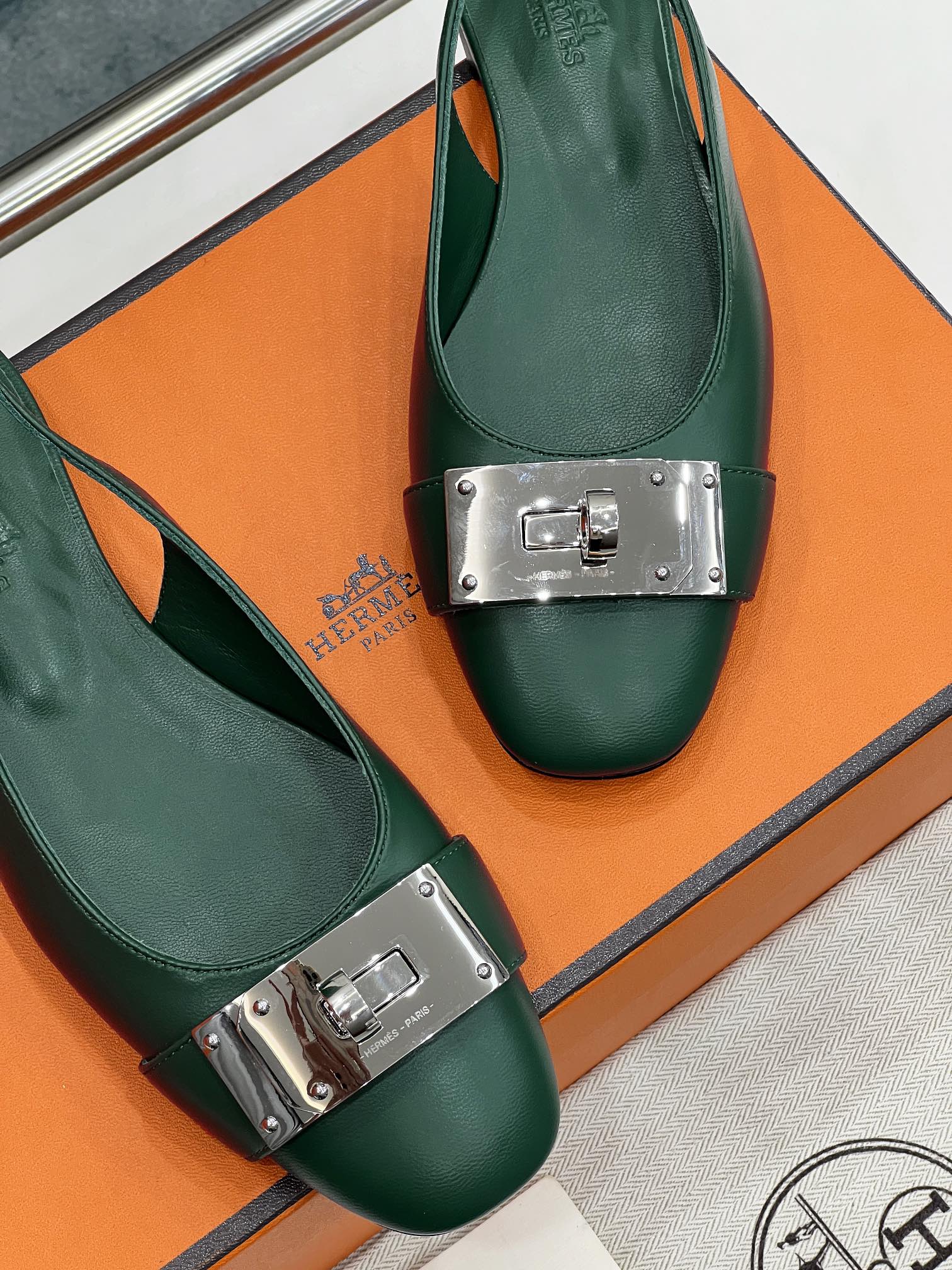 INNOCENTE SLINGBACK CASTLETON GREEN CALKSIN、mysite、Cacoeks