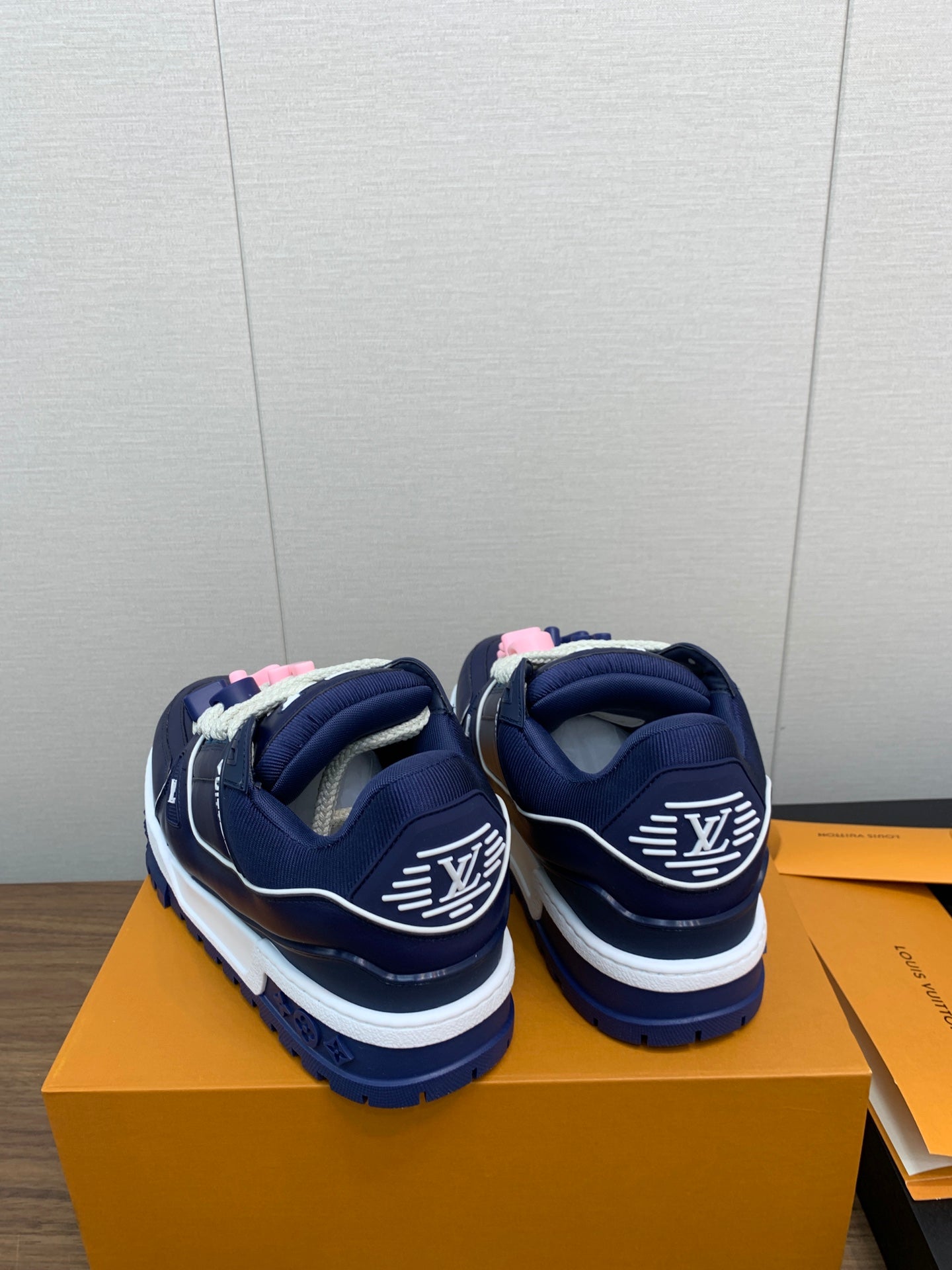 LV WOMEN'S TRAINER IN NAVY BLUE CALFSKIN、mysite、Cacoeks