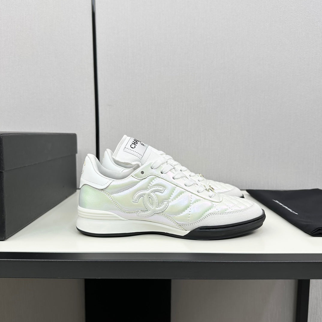 SPORTS SHOES IN GLOSSY WHITE CALFSKIN、mysite、Cacoeks