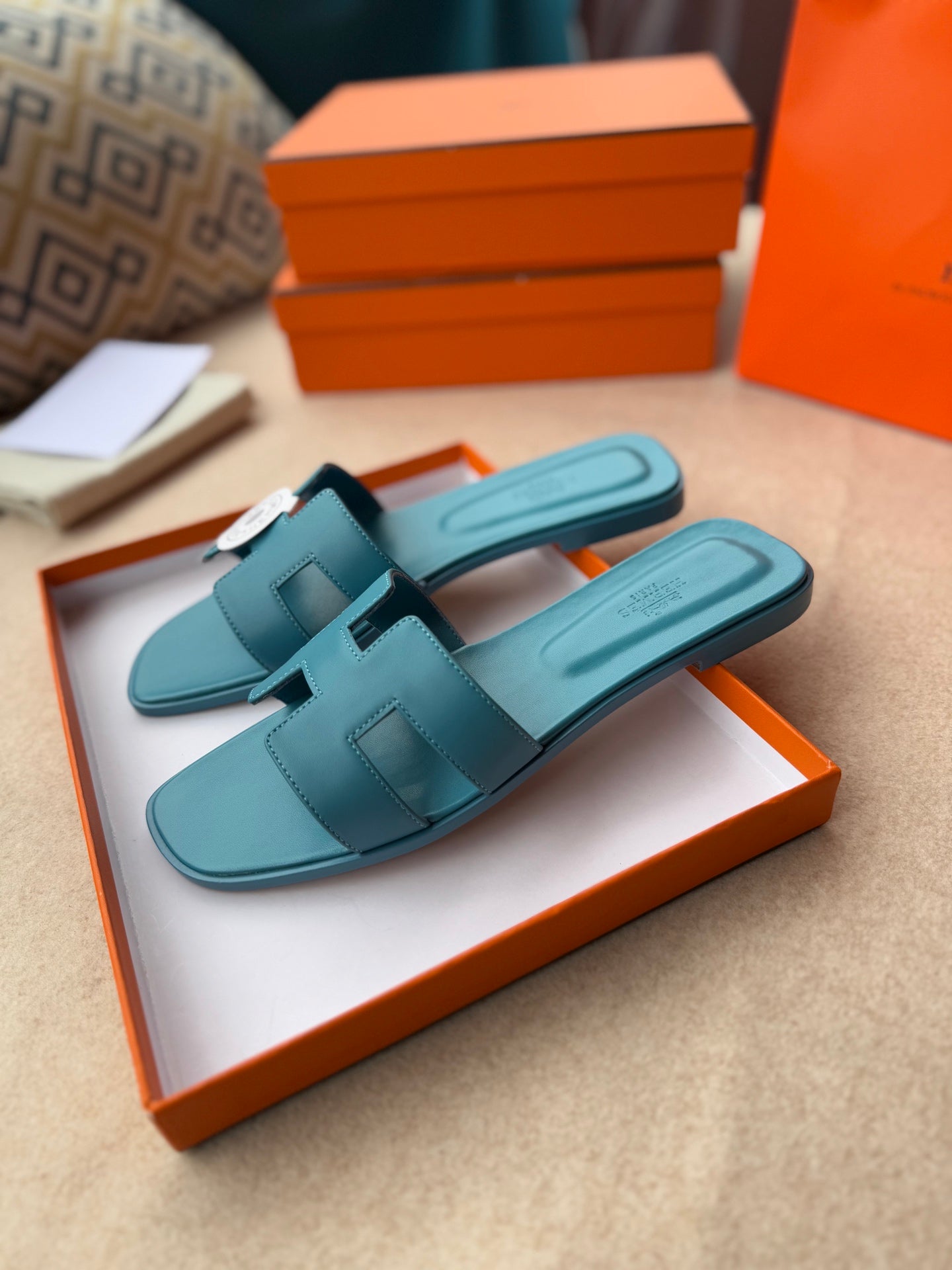 0RAN SANDALS IN SAPPHIRE BLUE CALFSKIN、mysite、Cacoeks