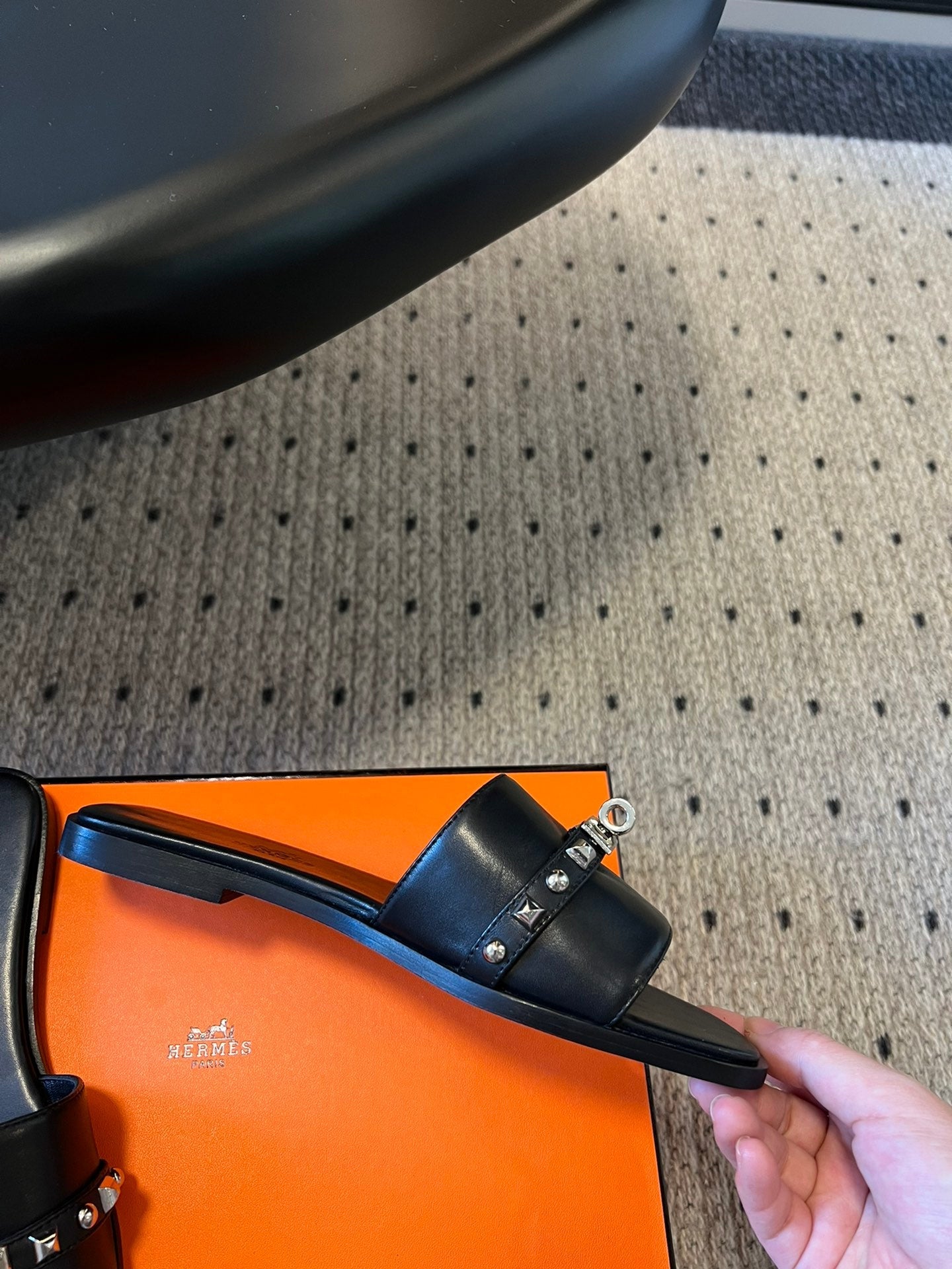 GIULIA FLAT SANDAL IN BLACK CALFSKIN、mysite、Cacoeks