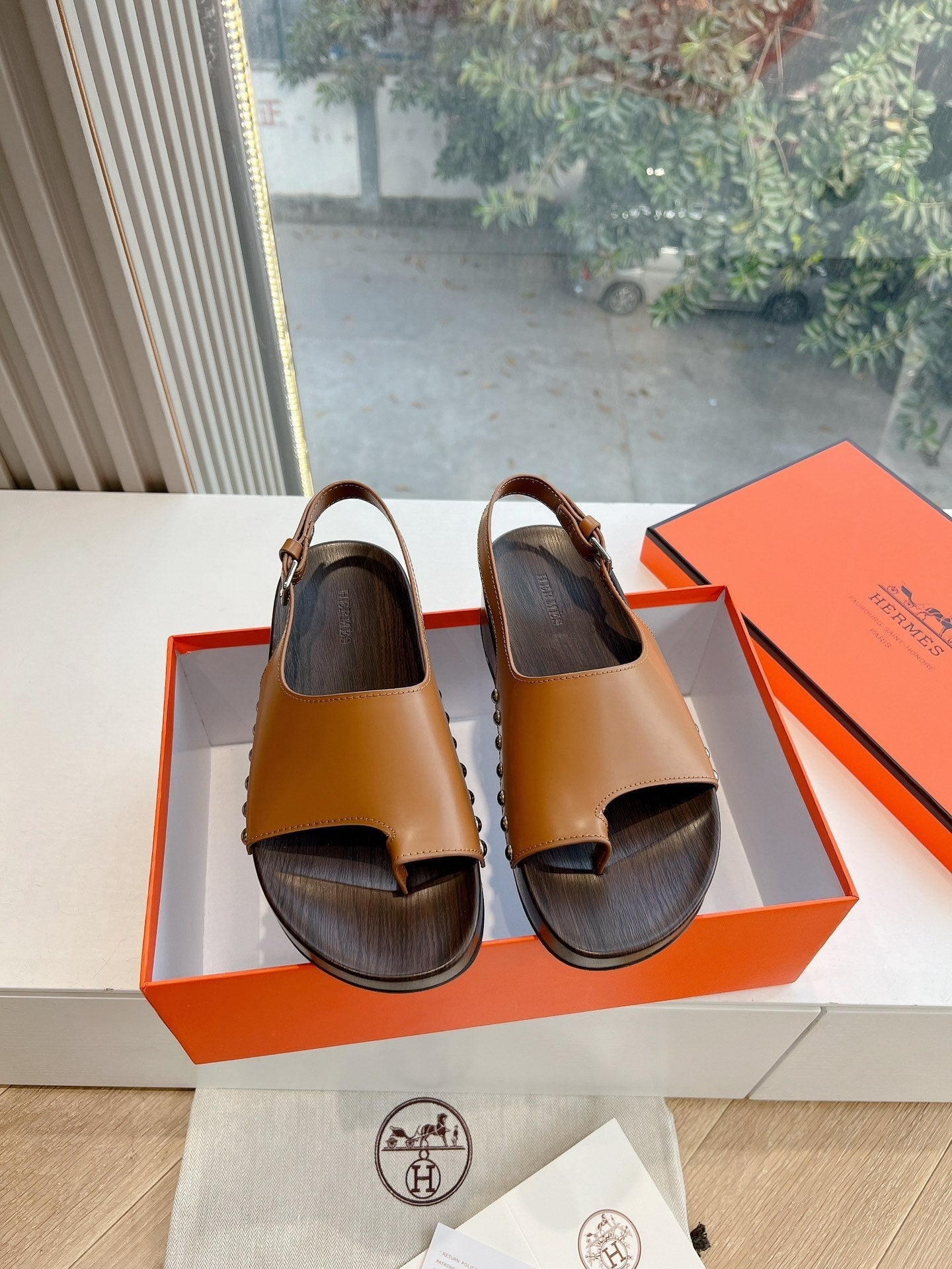 FLAT SANDAL IN BRONZE BROWN CALFSKIN、mysite、Cacoeks