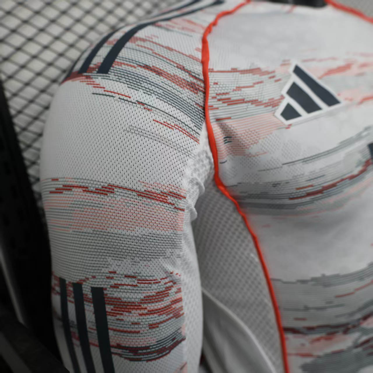 2025/2026 Player Version Long Sleeve Bayern Munich Away Football Shirt 1:1 Thai Quality:football jersey mysite: unitedjerseyfootball 邓江浪:football