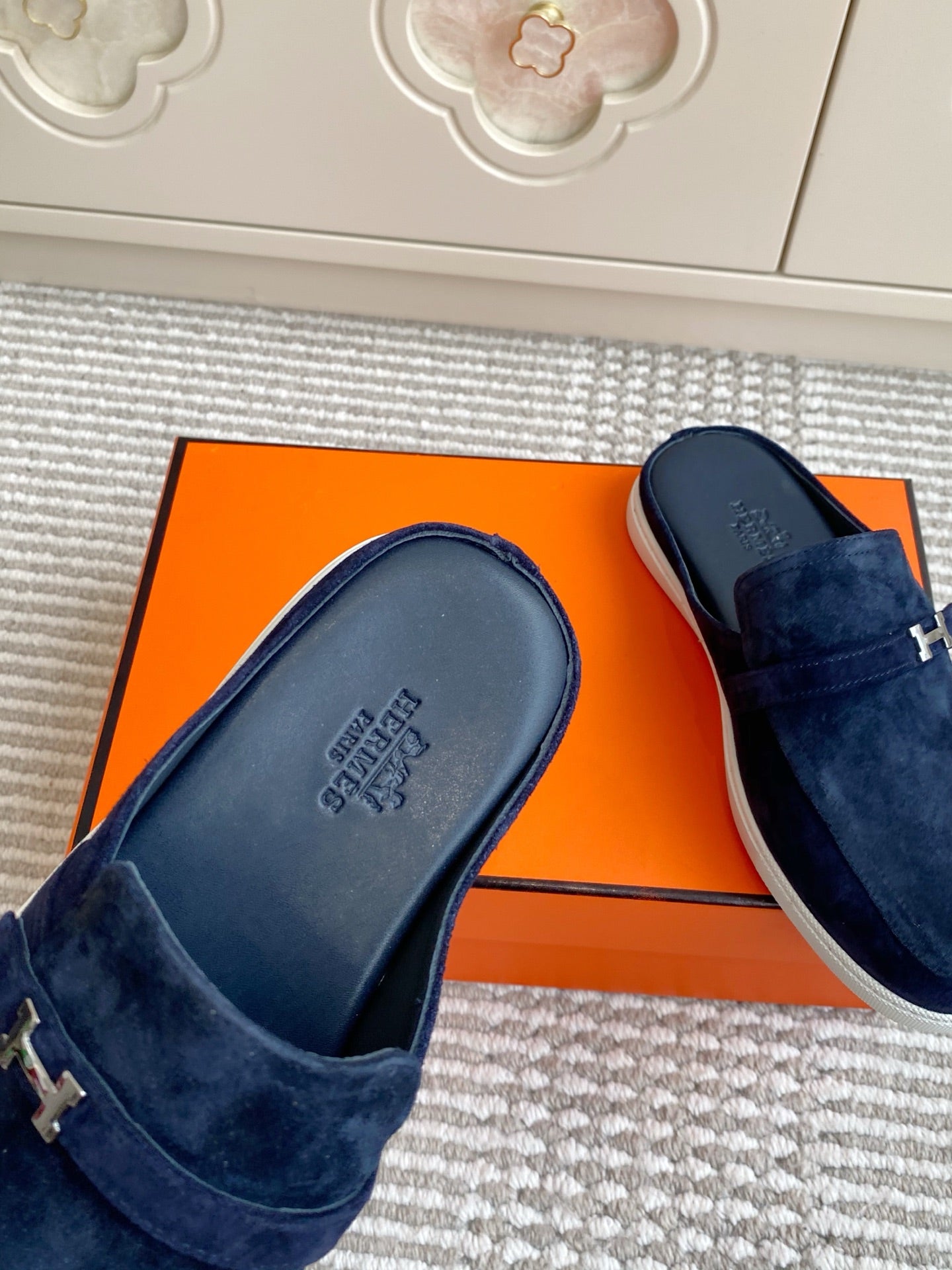 HM 25S MULES IN NAVY BLUE SUEDE WITH SILVER HARDWARE、mysite、Cacoeks