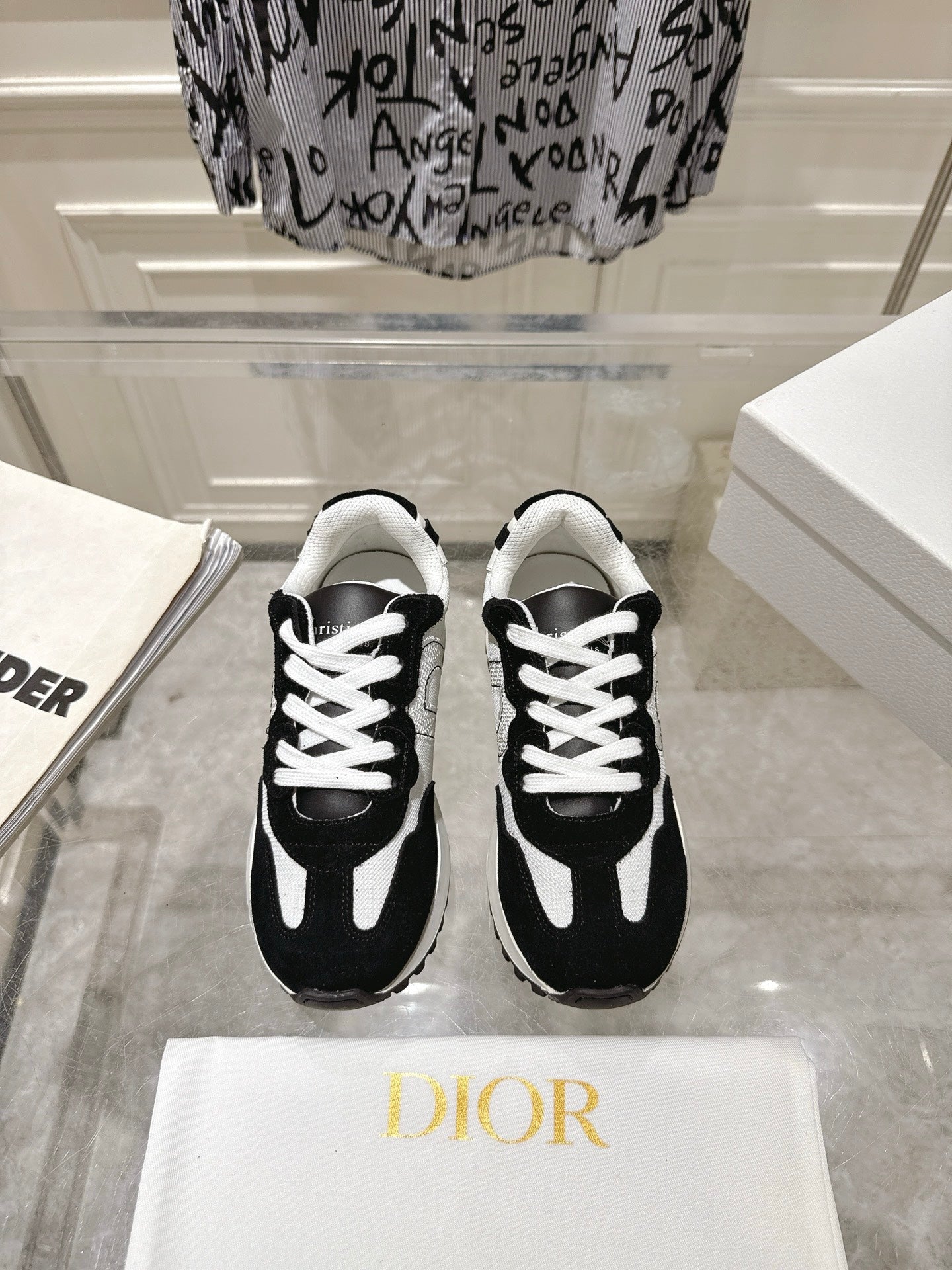 DIOR 25S C'EST DIOR SNEAKER IN WHITE BLACK CALFSKIN AND SUEDE、mysite、Cacoeks
